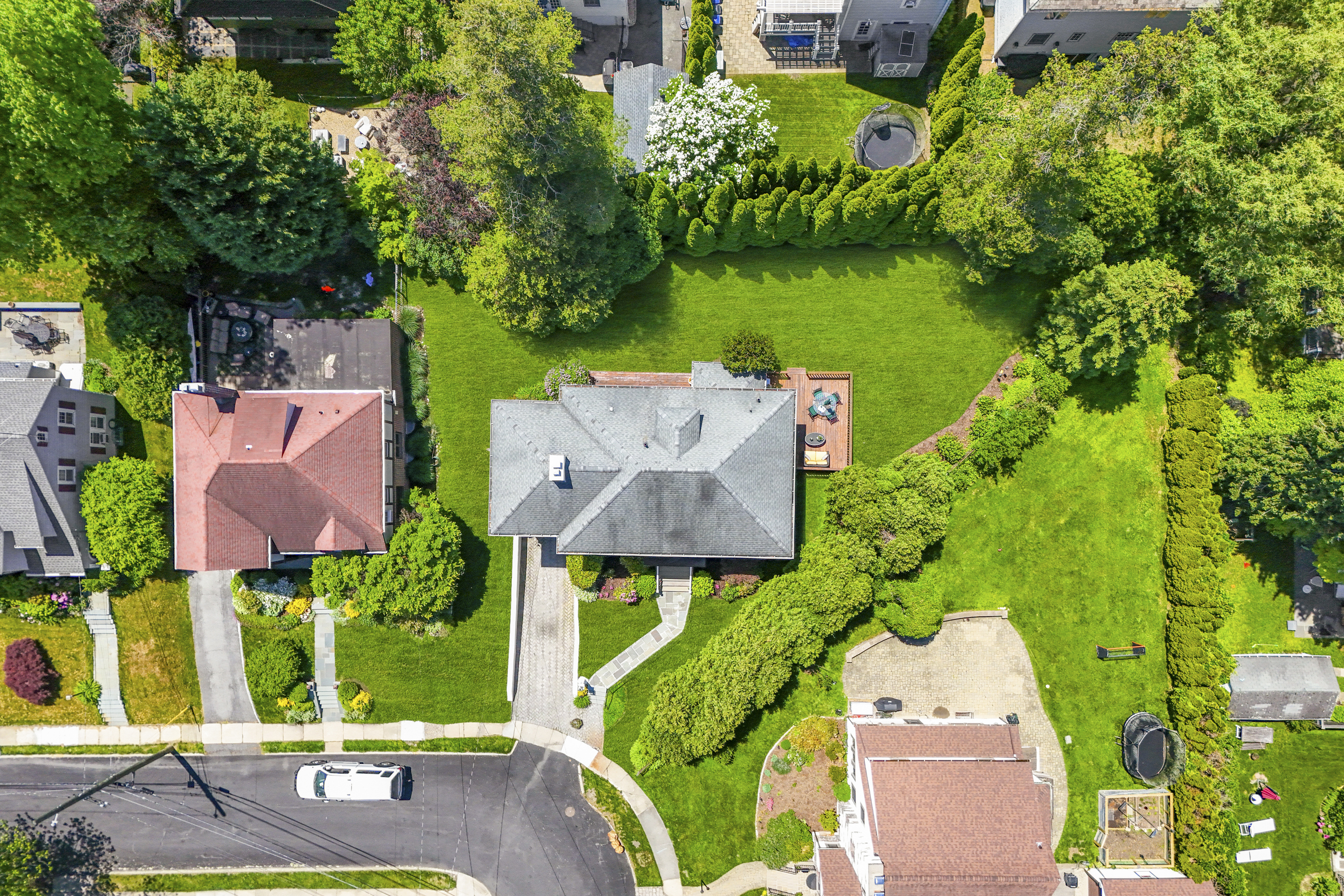  Idyllic Larchmont Village Colonial - 物件實景