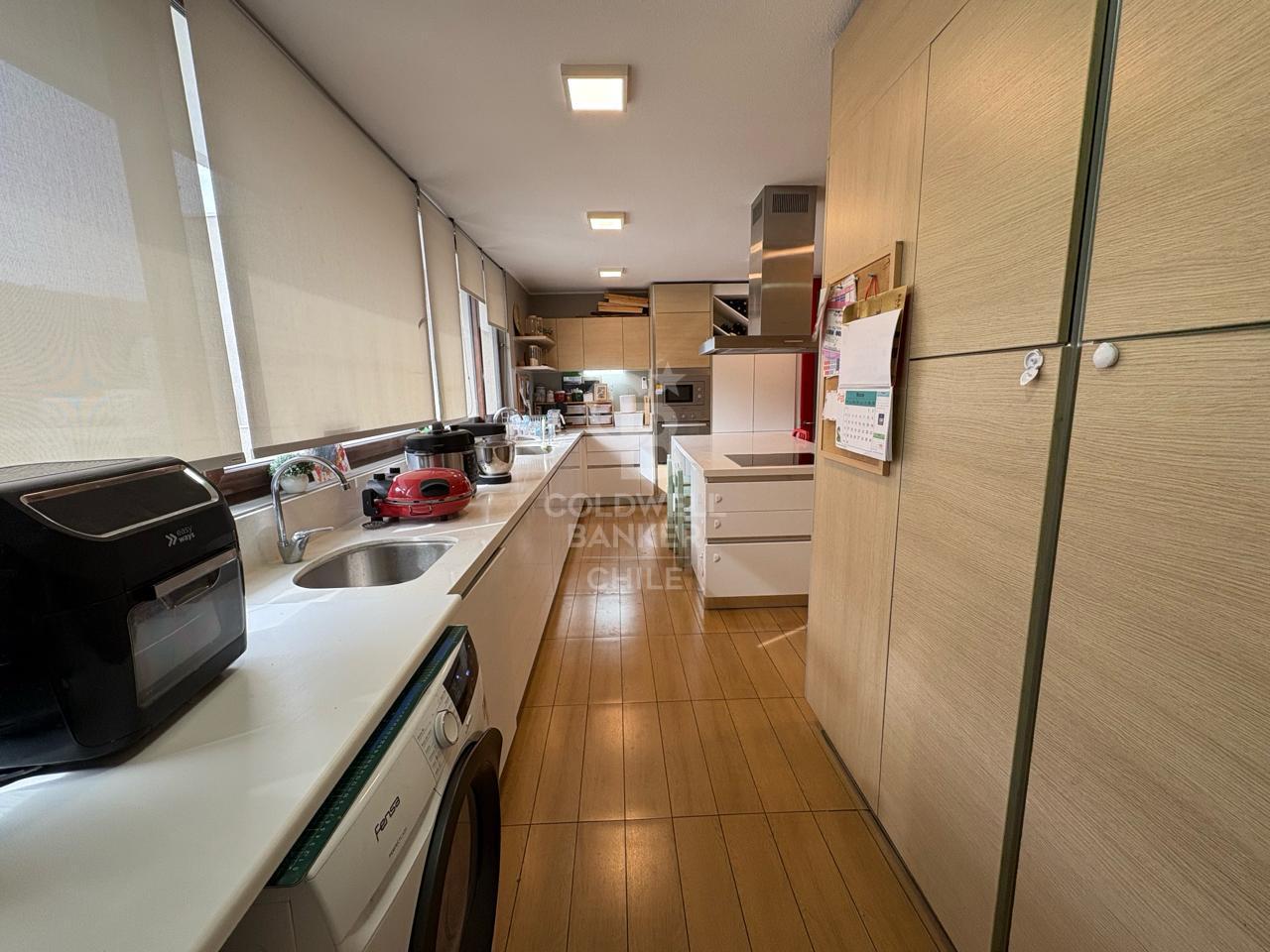 Vitacura, Chile, 3 Bedrooms Bedrooms, ,3 BathroomsBathrooms,Residential,For Sale,1784009