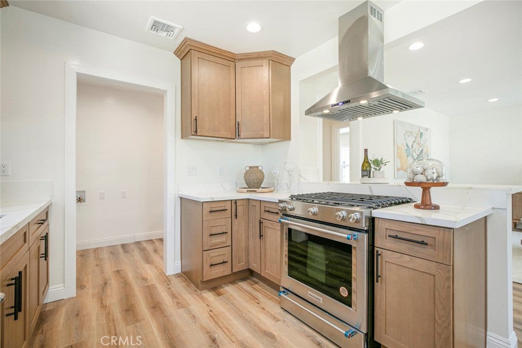 Los Angeles, California, 90066, United States, 3 Bedrooms Bedrooms, ,1 BathroomBathrooms,Residential,For Sale,1938749