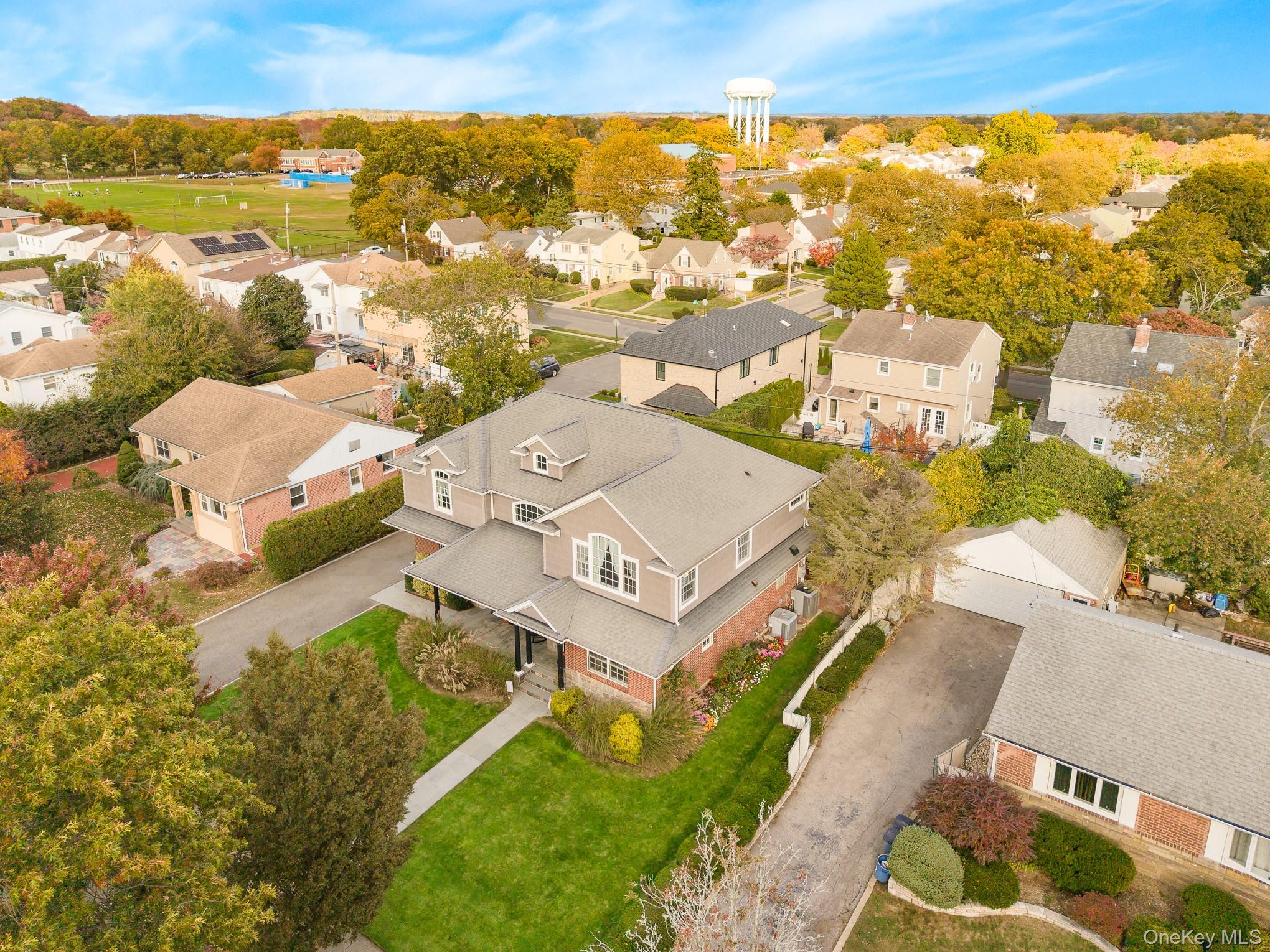 New Hyde Park, New York, 11040, United States, 4 Bedrooms Bedrooms, ,4 BathroomsBathrooms,Residential,For Sale,1976805