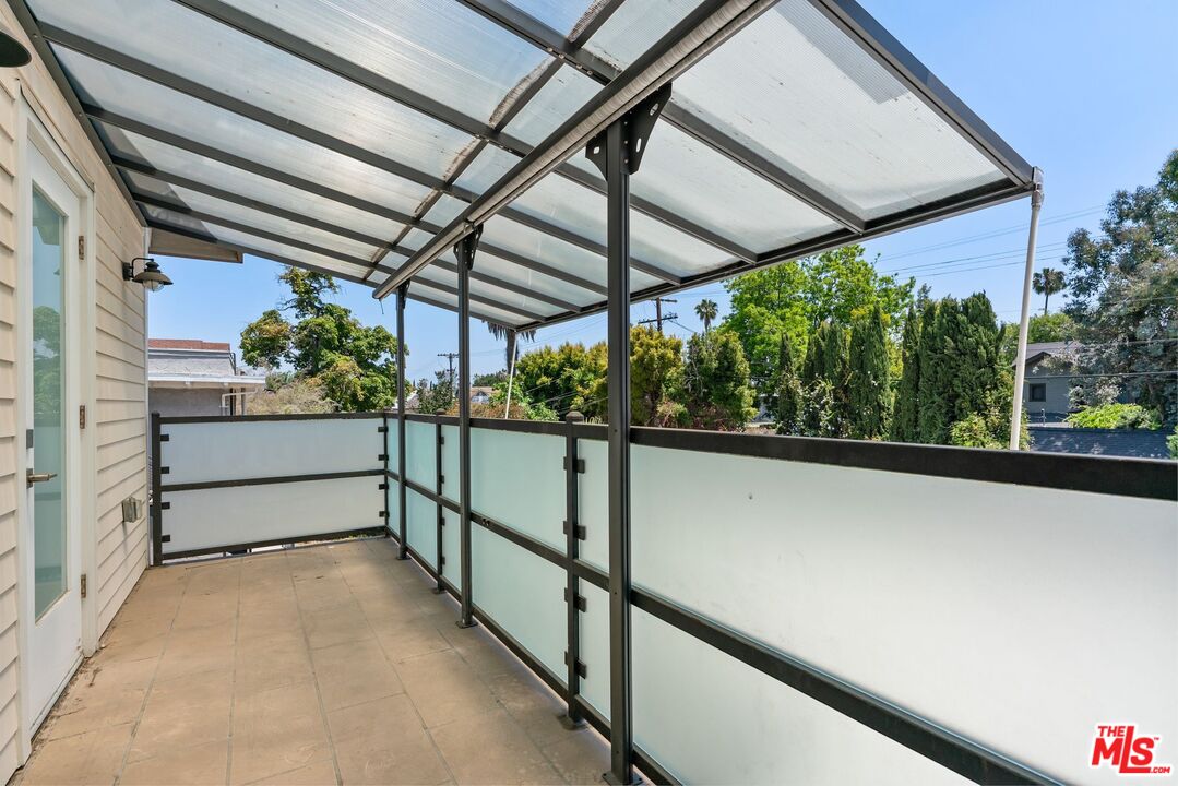 Los Angeles, California, 90006, United States, 7 Bedrooms Bedrooms, ,6 BathroomsBathrooms,Residential,For Sale,1848318