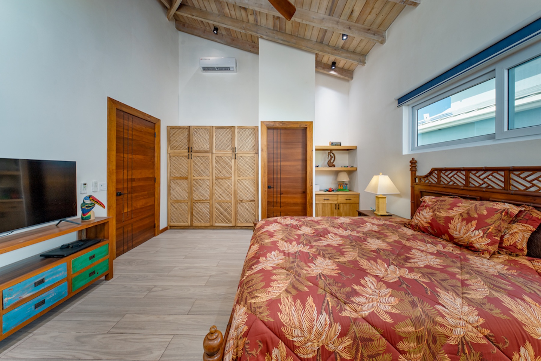  Beachfront Resort Style Home with Pool, Boat Slip & Lift, Guaiabara Beach - 物件實景