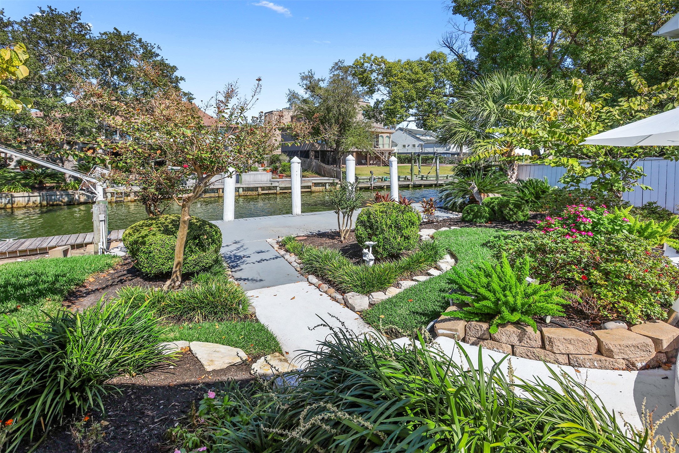 Nassau Bay, Texas, 77058, United States, 5 Bedrooms Bedrooms, ,5 BathroomsBathrooms,Residential,For Sale,1988330