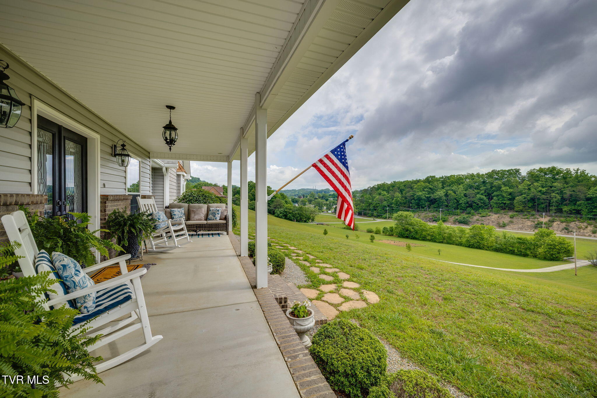 Bluff City, Tennessee, 37618, United States, 3 Bedrooms Bedrooms, ,4 BathroomsBathrooms,Residential,For Sale,2048525