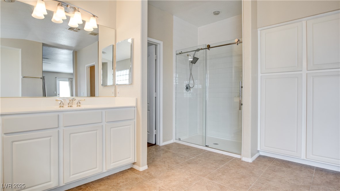 Henderson, Nevada, 89074, United States, 5 Bedrooms Bedrooms, ,2 BathroomsBathrooms,Residential,For Sale,2003072