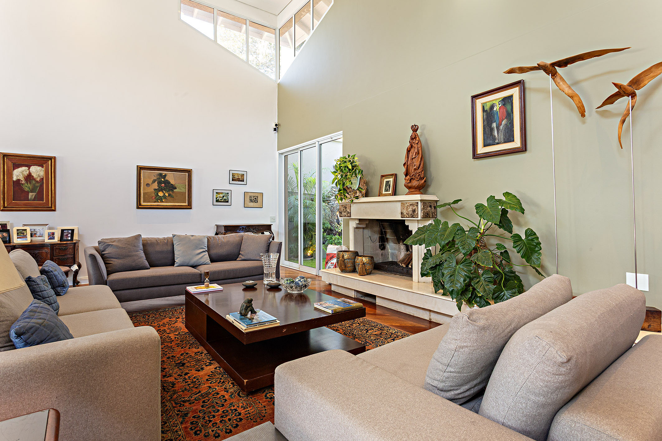  Family Residence with Garden and Pool near Parque do Cordeiro - 物件實景
