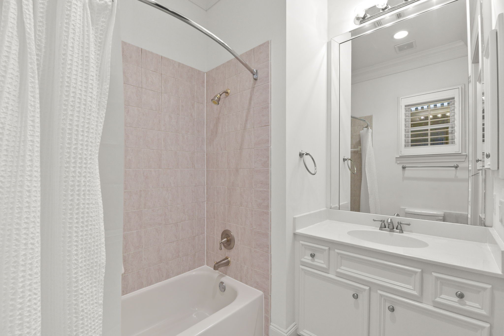 Houston, Texas, 77019, United States, 3 Bedrooms Bedrooms, ,4 BathroomsBathrooms,Residential,For Sale,1984299