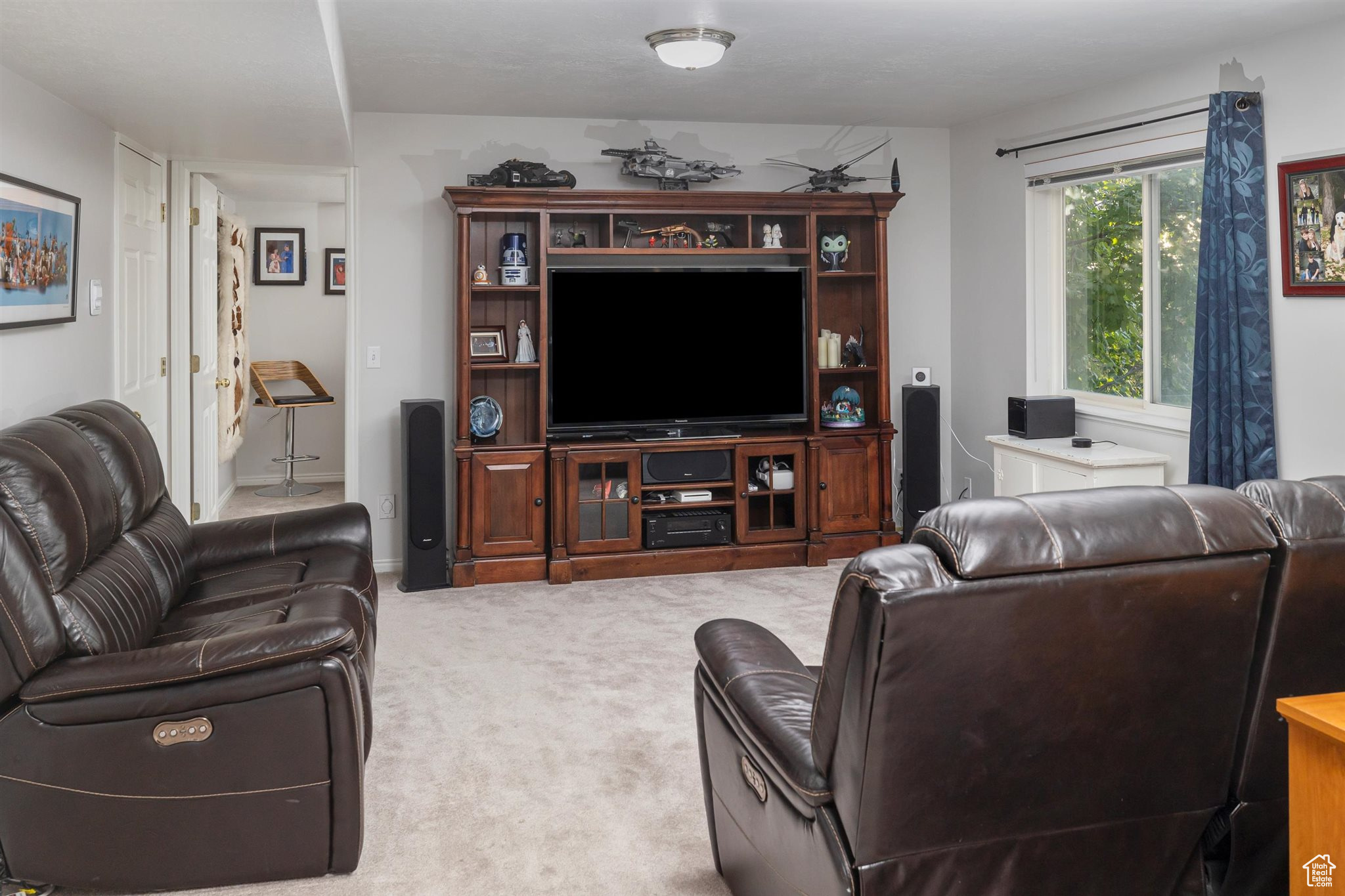Bountiful, Utah, 84010, United States, 5 Bedrooms Bedrooms, ,4 BathroomsBathrooms,Residential,For Sale,1926219
