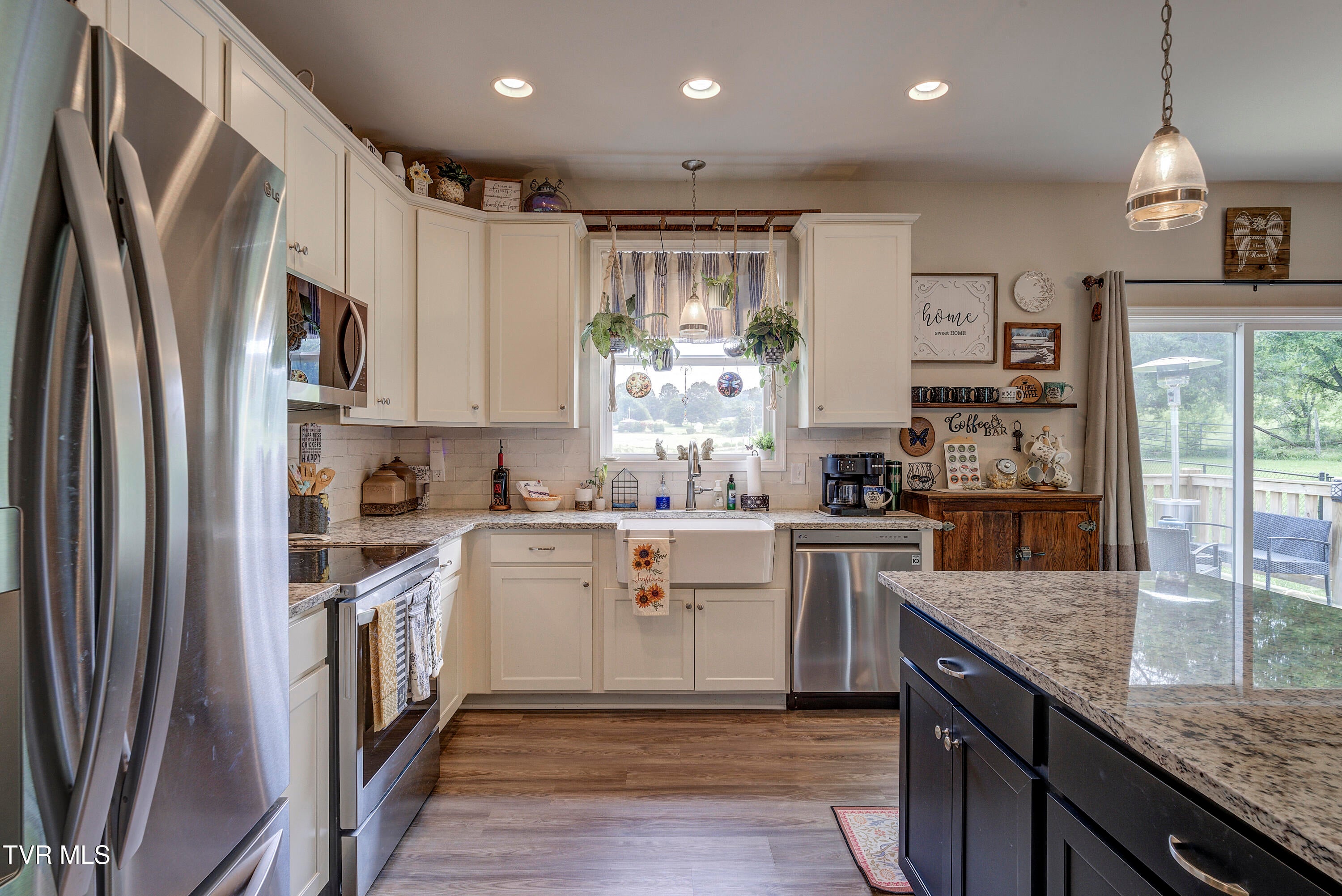 Elizabethton, Tennessee, 37643, United States, 3 Bedrooms Bedrooms, ,2 BathroomsBathrooms,Residential,For Sale,1925509