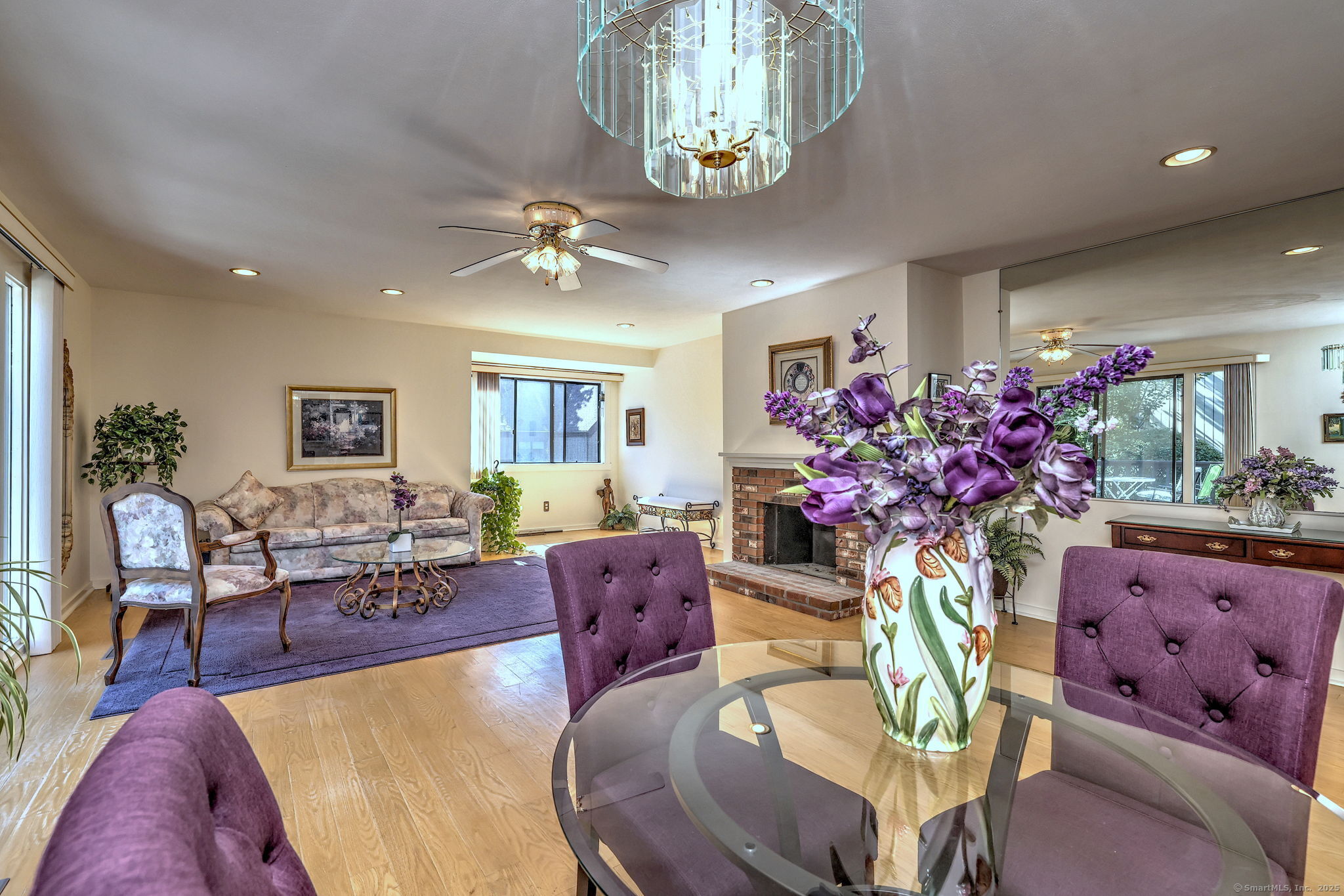 Stratford, Connecticut, 06614, United States, 1 Bedroom Bedrooms, ,3 BathroomsBathrooms,Residential,For Sale,1954891