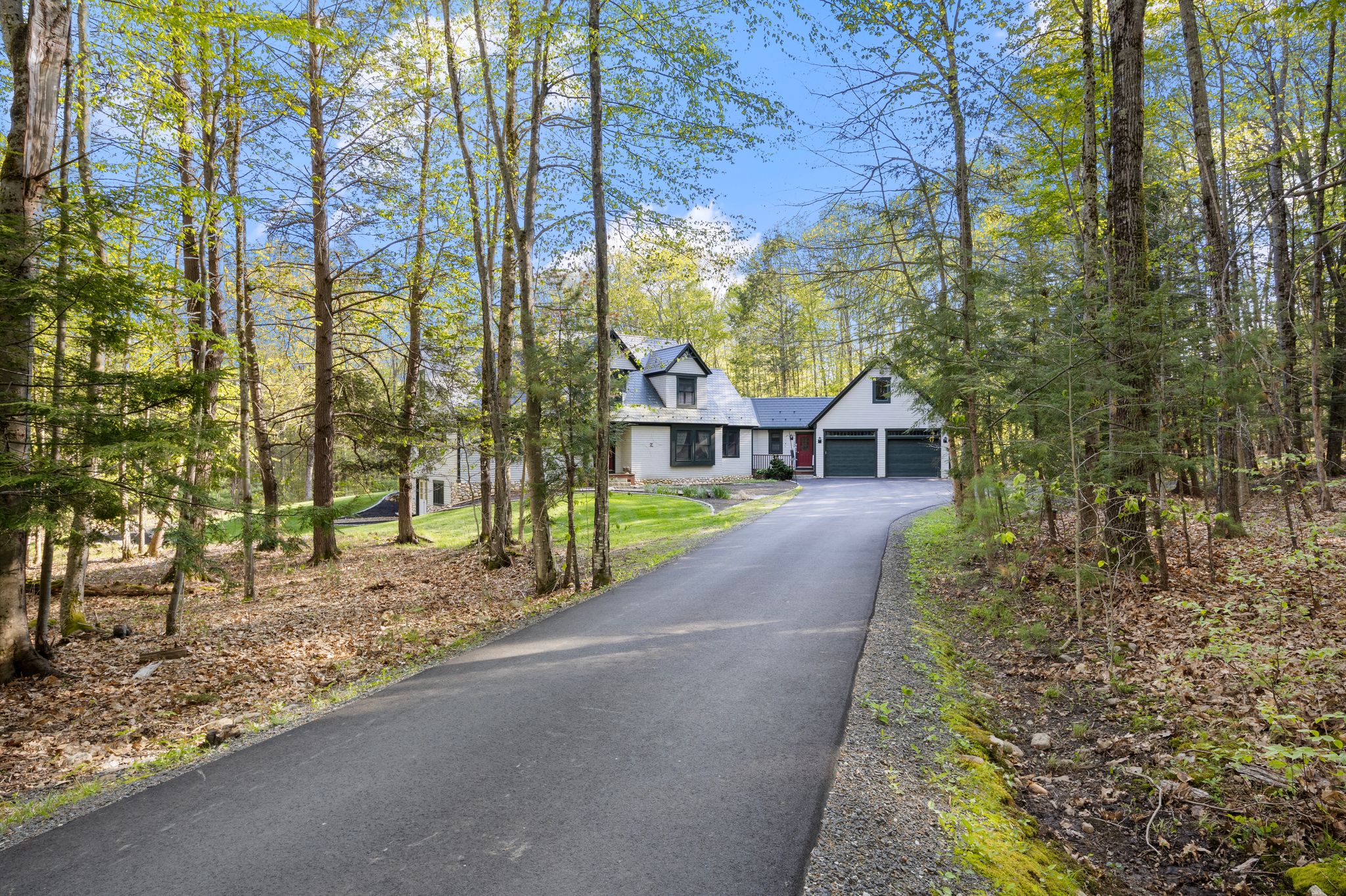 Eliot, Maine, 03903, United States, 3 Bedrooms Bedrooms, ,3 BathroomsBathrooms,Residential,For Sale,1921427