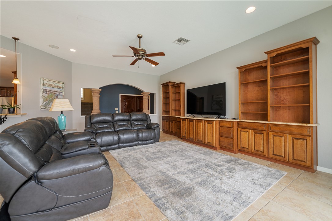 Corpus Christi, Texas, 78418, United States, 4 Bedrooms Bedrooms, ,4 BathroomsBathrooms,Residential,For Sale,1917782