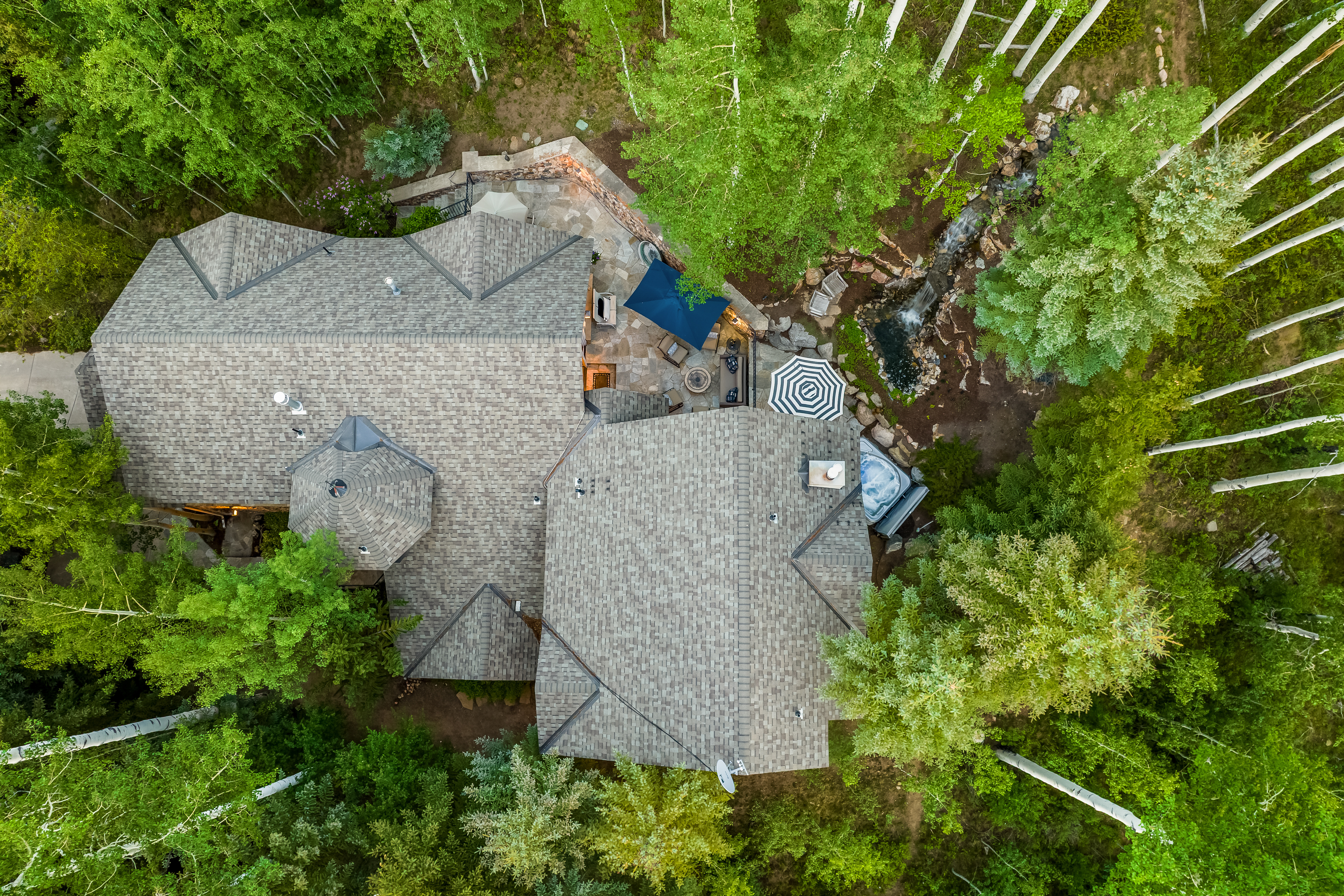  2080 Meadow Brook Drive Offers a Rare Blend of Privacy, and Mountain Living - 物件實景