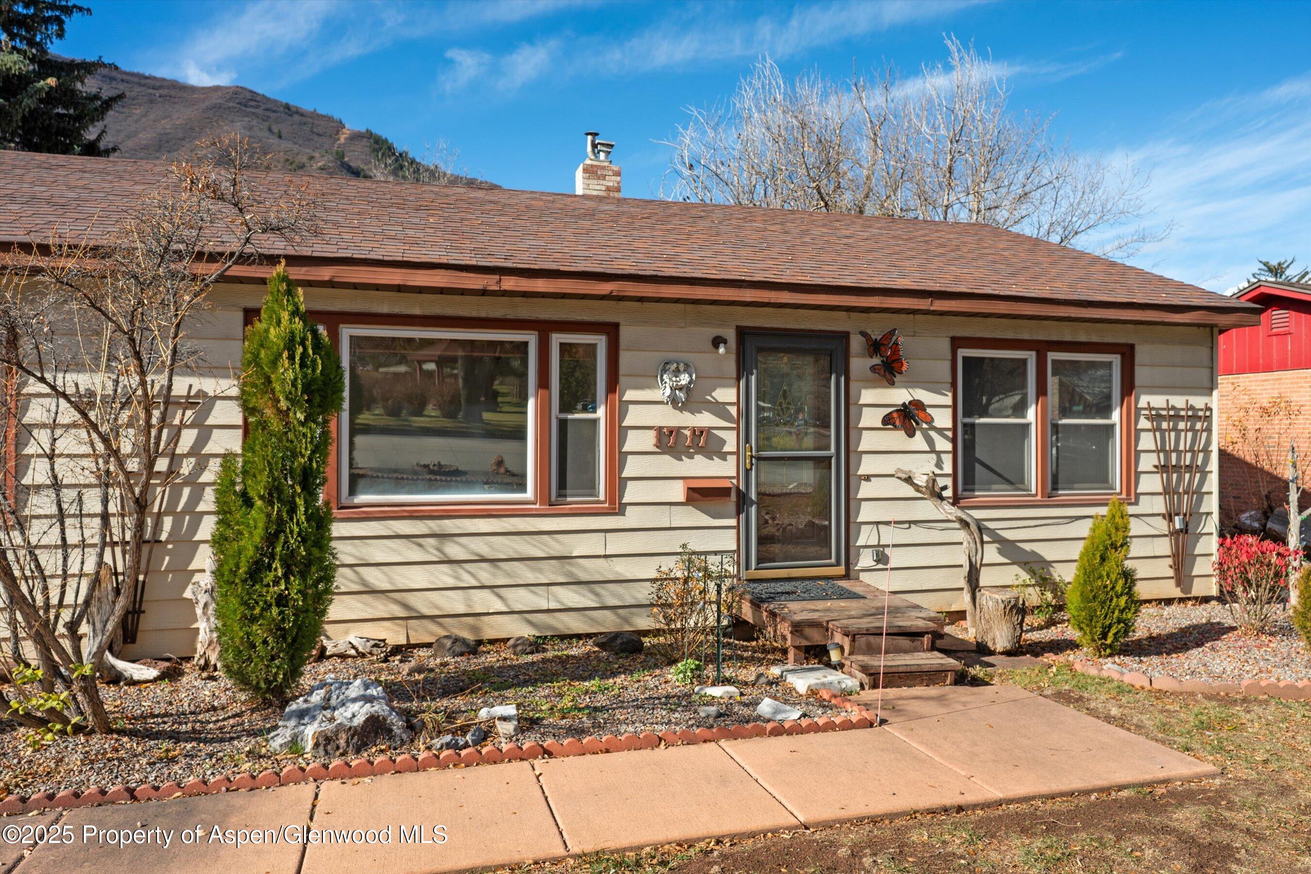 Glenwood Springs, Colorado, 81601, United States, 4 Bedrooms Bedrooms, ,2 BathroomsBathrooms,Residential,For Sale,1997060