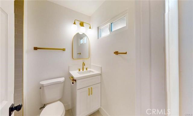 Los Angeles, California, 90018, United States, 3 Bedrooms Bedrooms, ,2 BathroomsBathrooms,Residential,For Sale,1986110