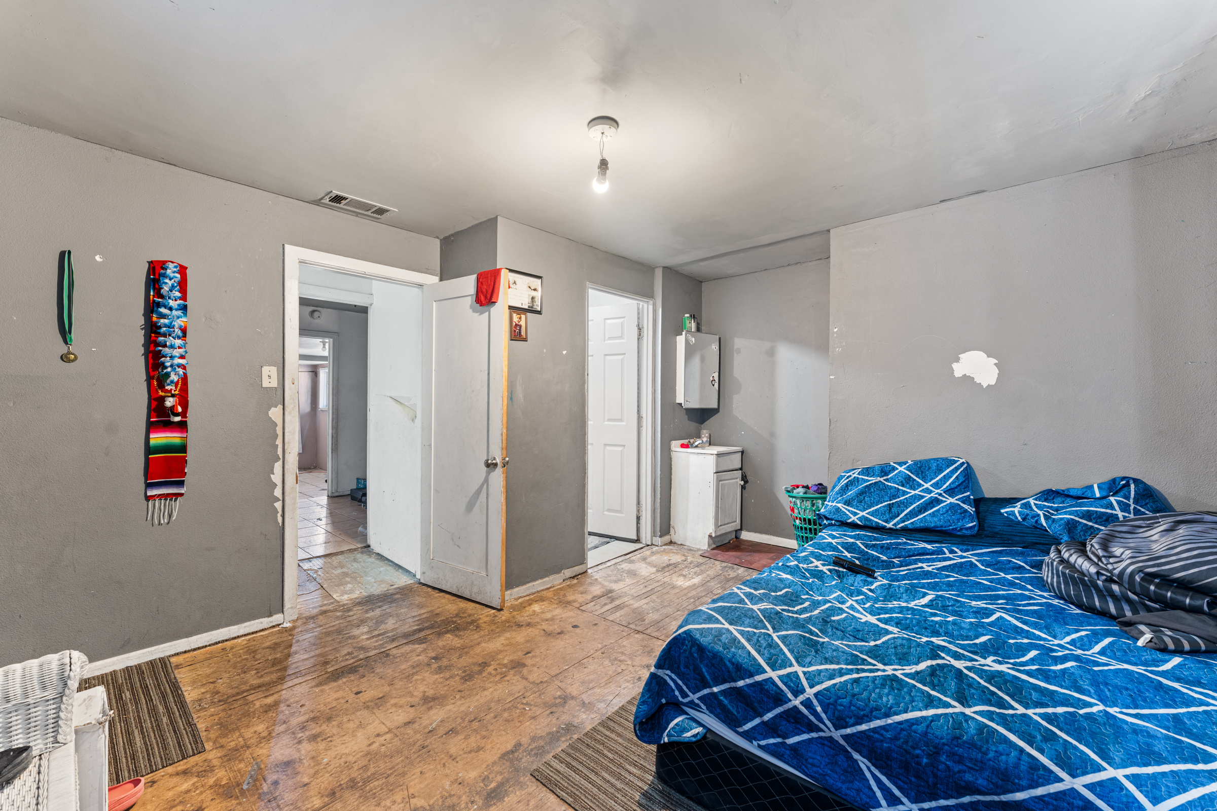 Fontana, California, 92336, United States, 7 Bedrooms Bedrooms, ,4 BathroomsBathrooms,Residential,For Sale,1988528