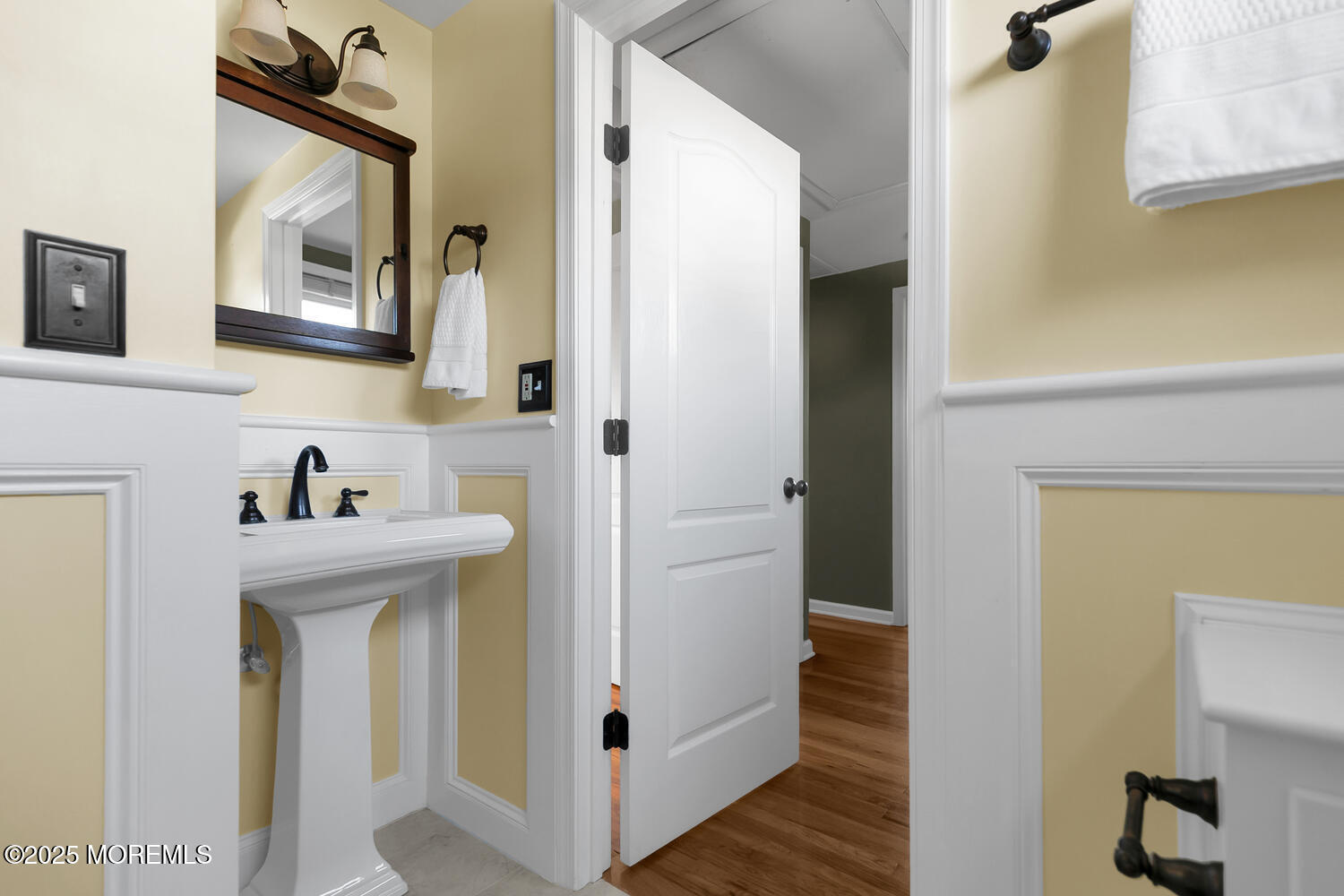 Hazlet, New Jersey, 07730, United States, 3 Bedrooms Bedrooms, ,2 BathroomsBathrooms,Residential,For Sale,1973734