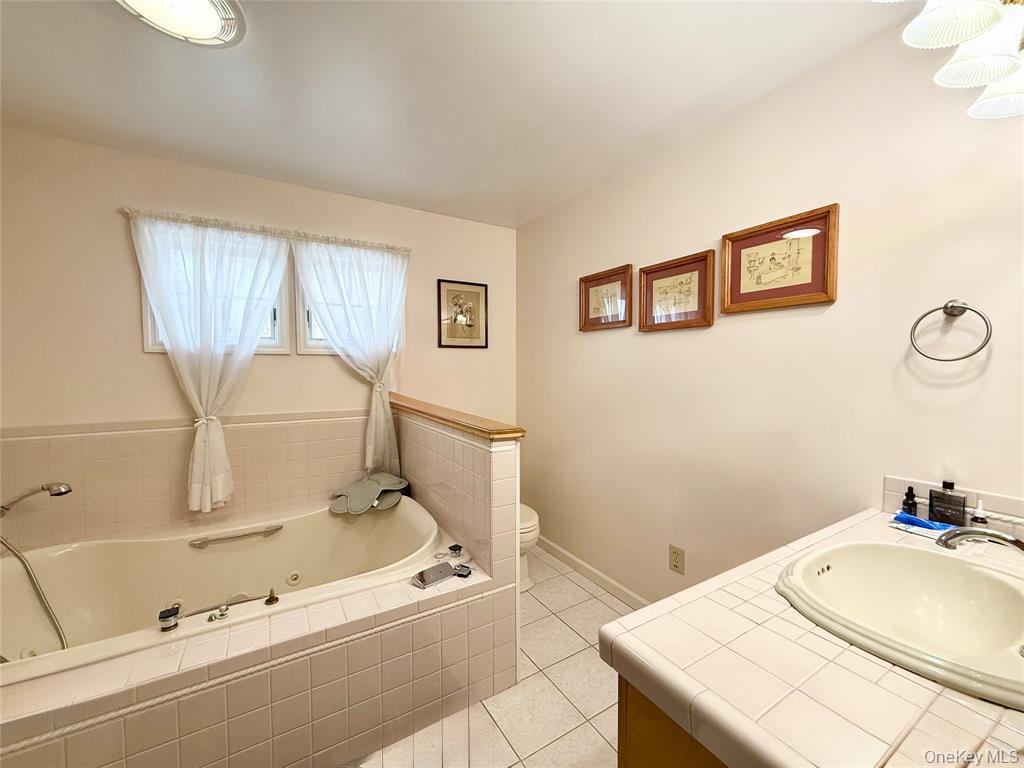 salt Point, New York, 12578, United States, 5 Bedrooms Bedrooms, ,5 BathroomsBathrooms,Residential,For Sale,2005209