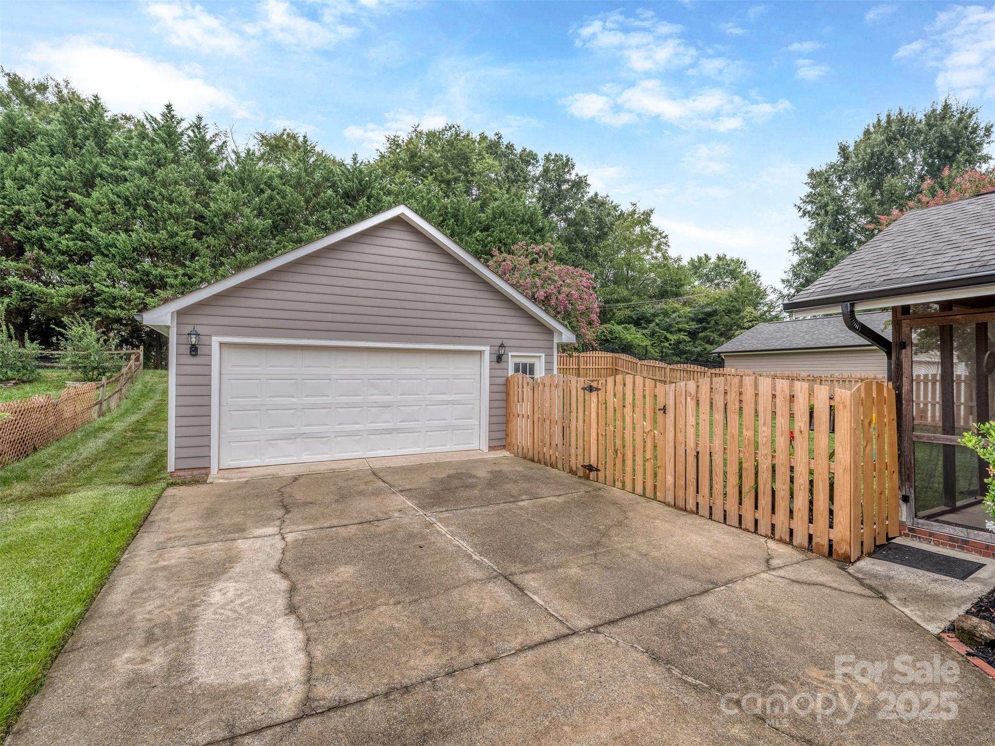 Charlotte, North Carolina, 28277, United States, 4 Bedrooms Bedrooms, ,3 BathroomsBathrooms,Residential,For Sale,1910915