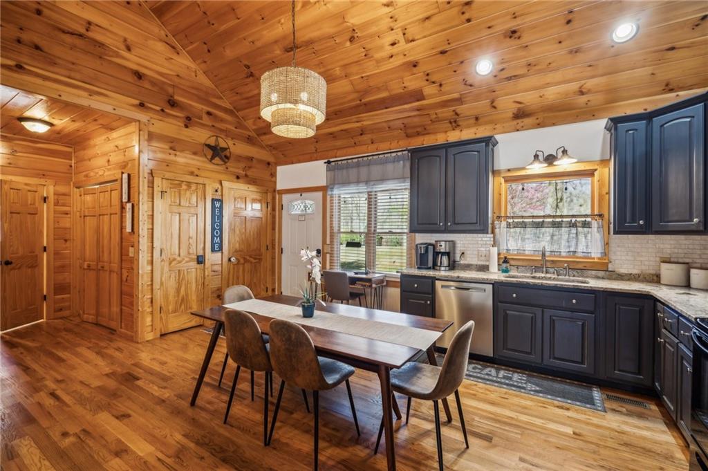 Ellijay, Georgia, 30540, United States, 4 Bedrooms Bedrooms, ,3 BathroomsBathrooms,Residential,For Sale,1957271