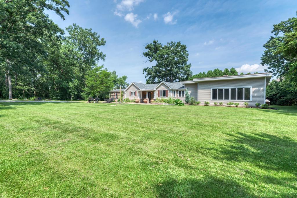 Bensenville, Illinois, 60106, United States, 4 Bedrooms Bedrooms, ,3 BathroomsBathrooms,Residential,For Sale,1910503