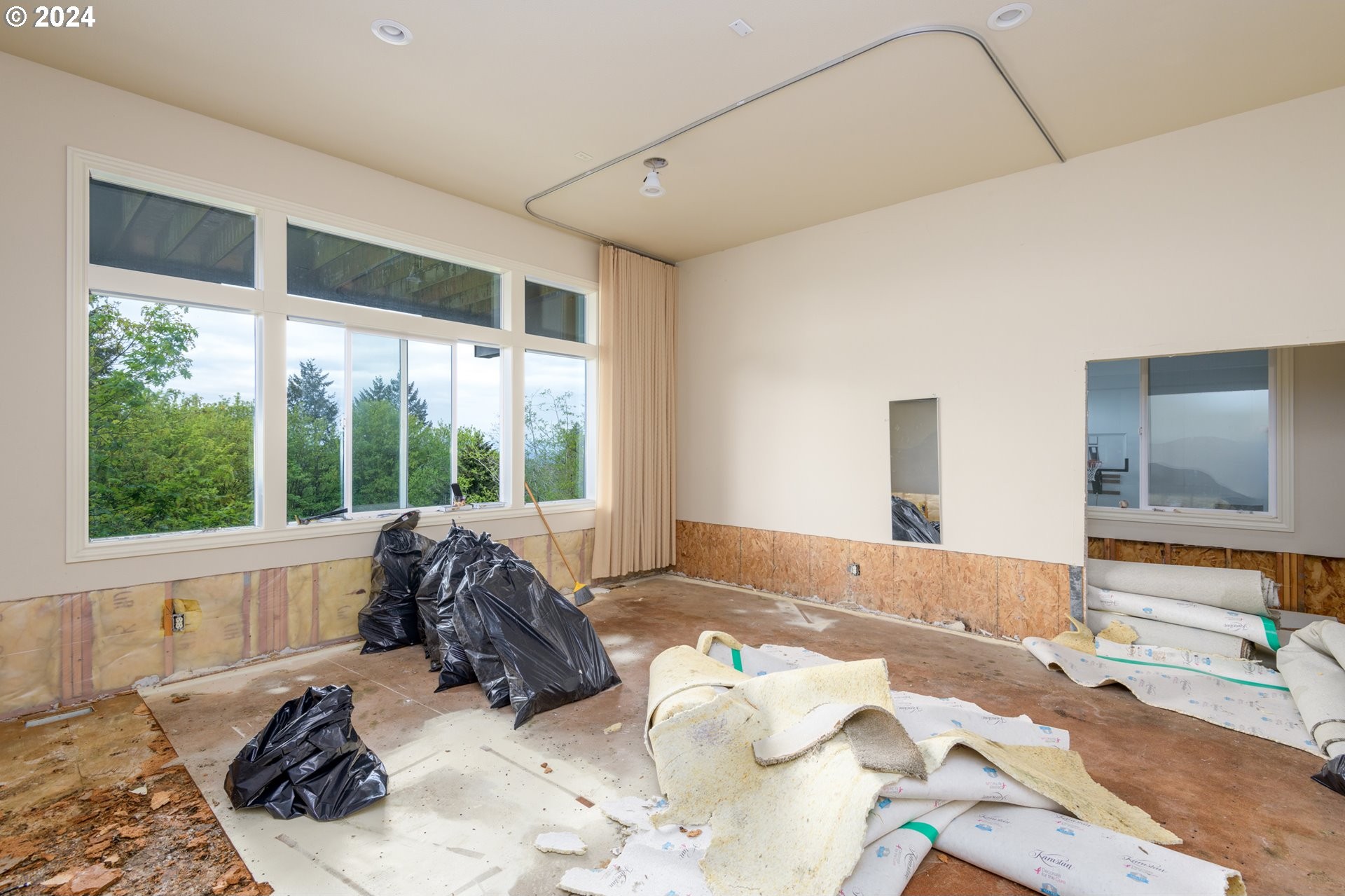 8336 NW THOMPSON RD, Portland, Oregon, 97229, United States, 4 Bedrooms Bedrooms, ,4 BathroomsBathrooms,Residential,For Sale,8336 NW THOMPSON RD,1515115