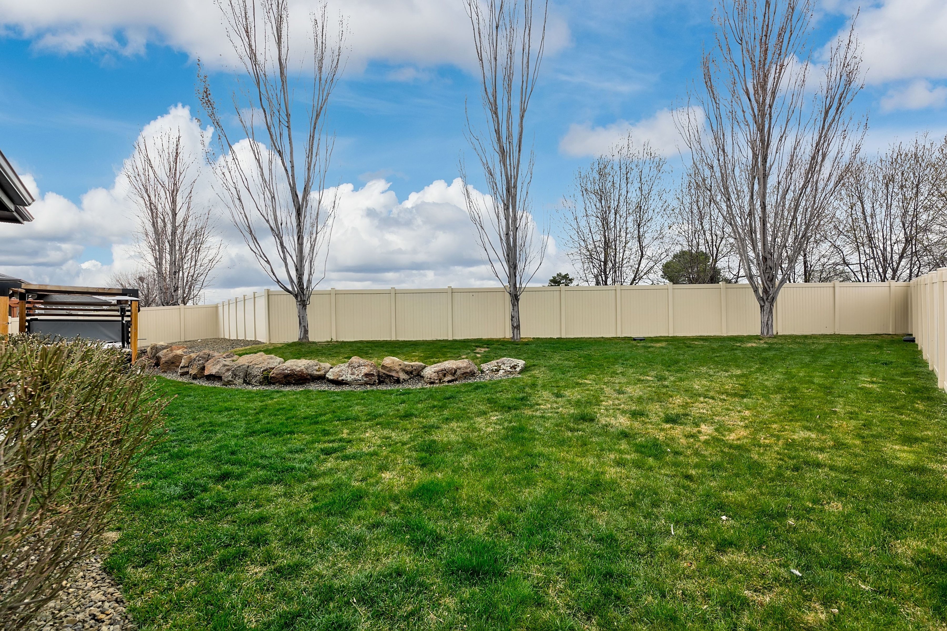  Beautiful Single Level - Former Builder Model Home - 物件實景