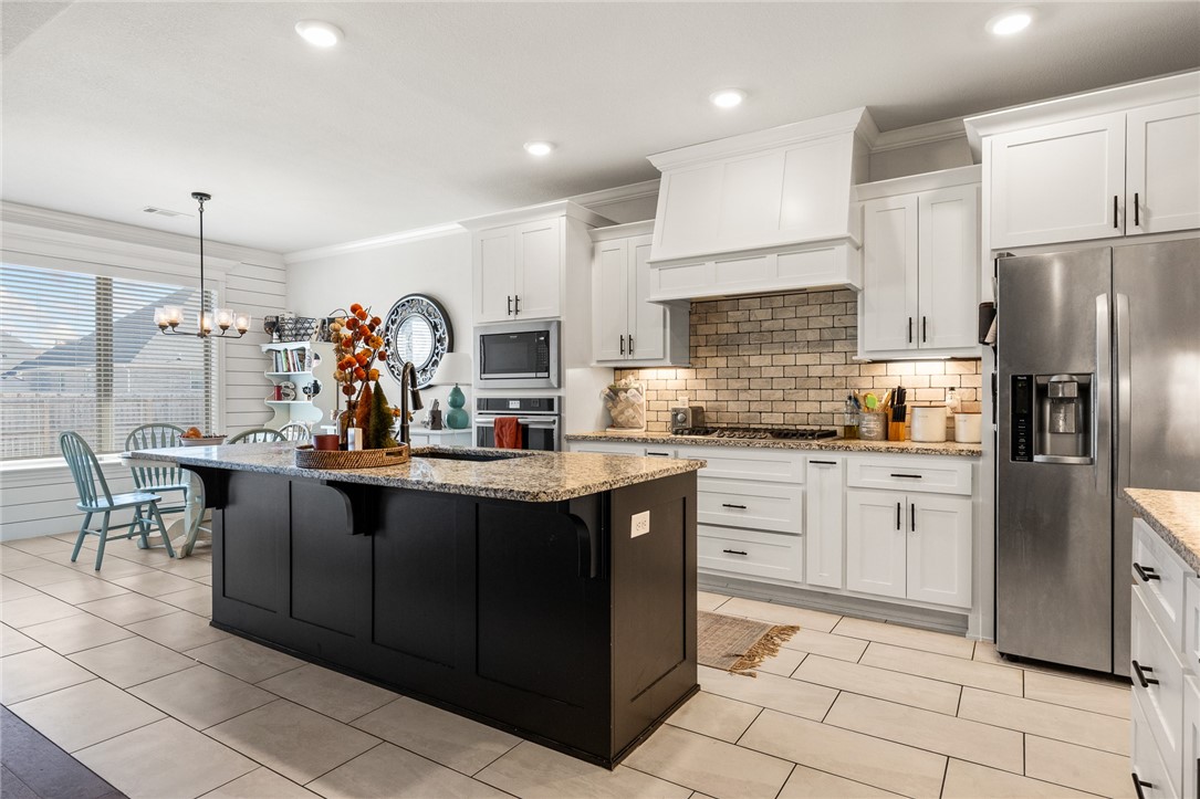 Pea Ridge, Arkansas, 72751, United States, 4 Bedrooms Bedrooms, ,3 BathroomsBathrooms,Residential,For Sale,1995681