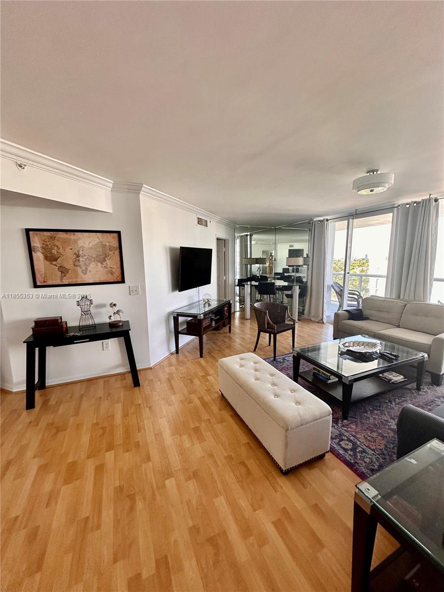 Miami Beach, Florida, 33141, United States, 2 Bedrooms Bedrooms, ,2 BathroomsBathrooms,Residential,For Sale,1911662