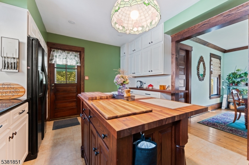 Bound Brook Boro, New Jersey, 08805, United States, 5 Bedrooms Bedrooms, ,3 BathroomsBathrooms,Residential,For Sale,1938545