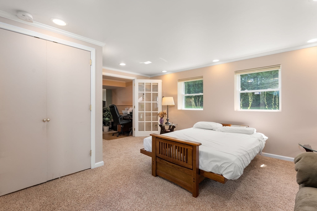 Agawam, Massachusetts, 01030, United States, 4 Bedrooms Bedrooms, ,3 BathroomsBathrooms,Residential,For Sale,1933274