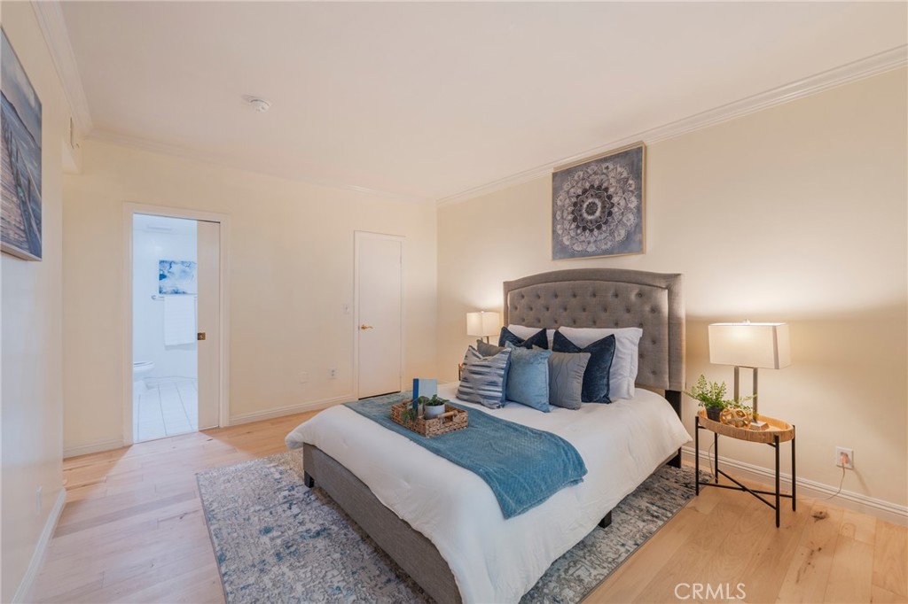 Los Angeles, California, 90024, United States, 2 Bedrooms Bedrooms, ,2 BathroomsBathrooms,Residential,For Sale,1828598