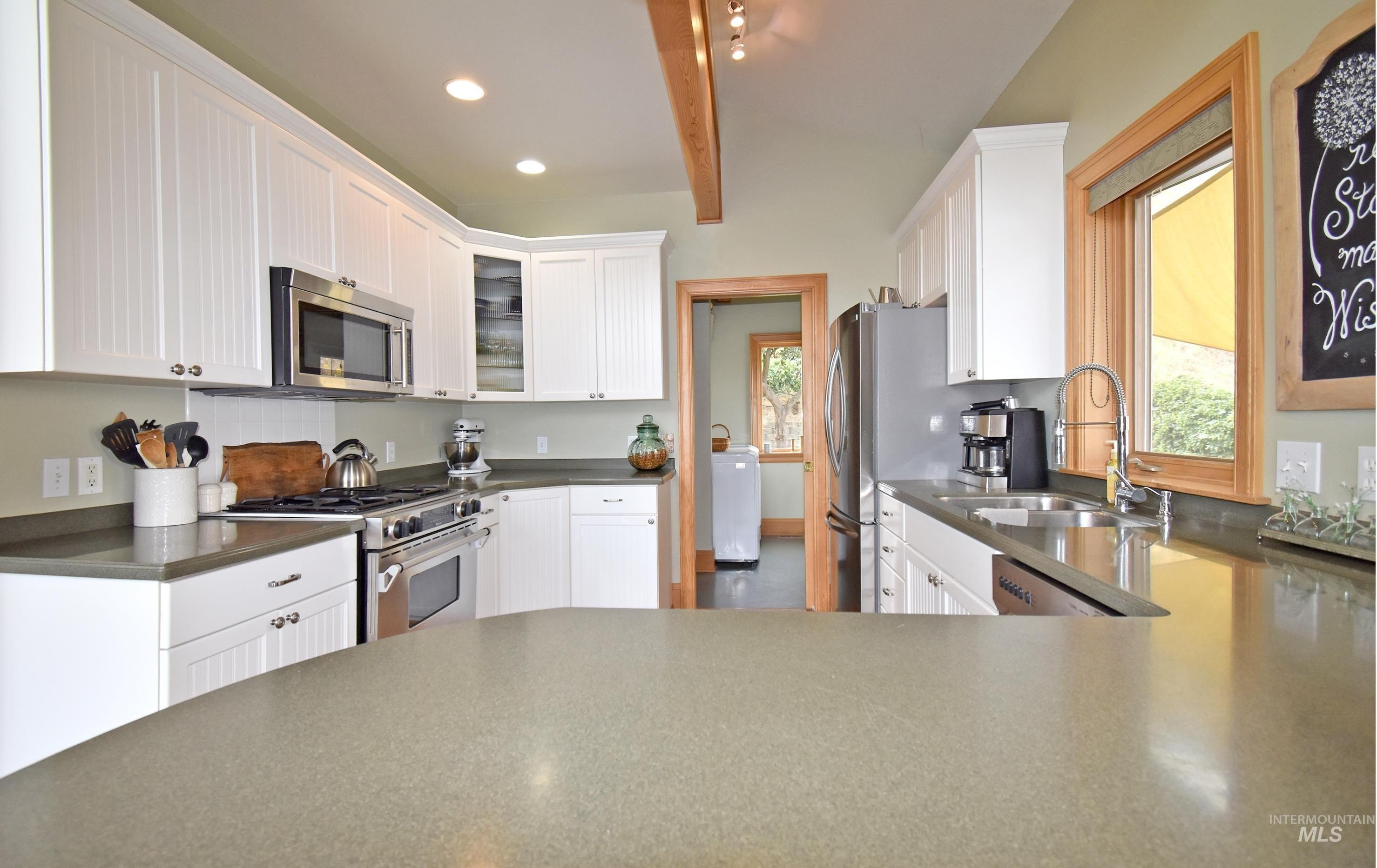 Asotin, Washington, 99402, United States, 3 Bedrooms Bedrooms, ,3 BathroomsBathrooms,Residential,For Sale,1942718