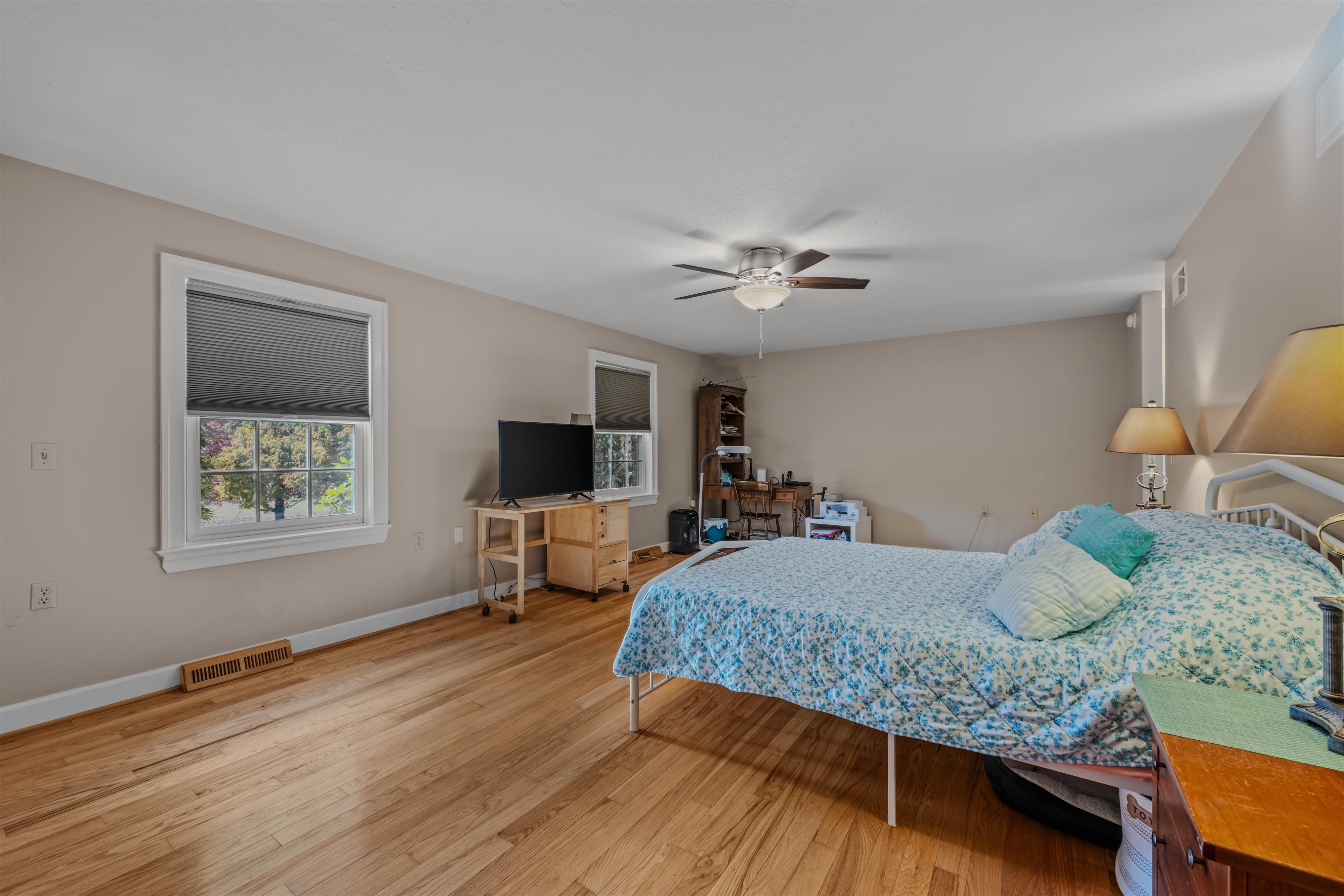 Martinsburg, West Virginia, 25403, United States, 3 Bedrooms Bedrooms, ,Residential,For Sale,1998035