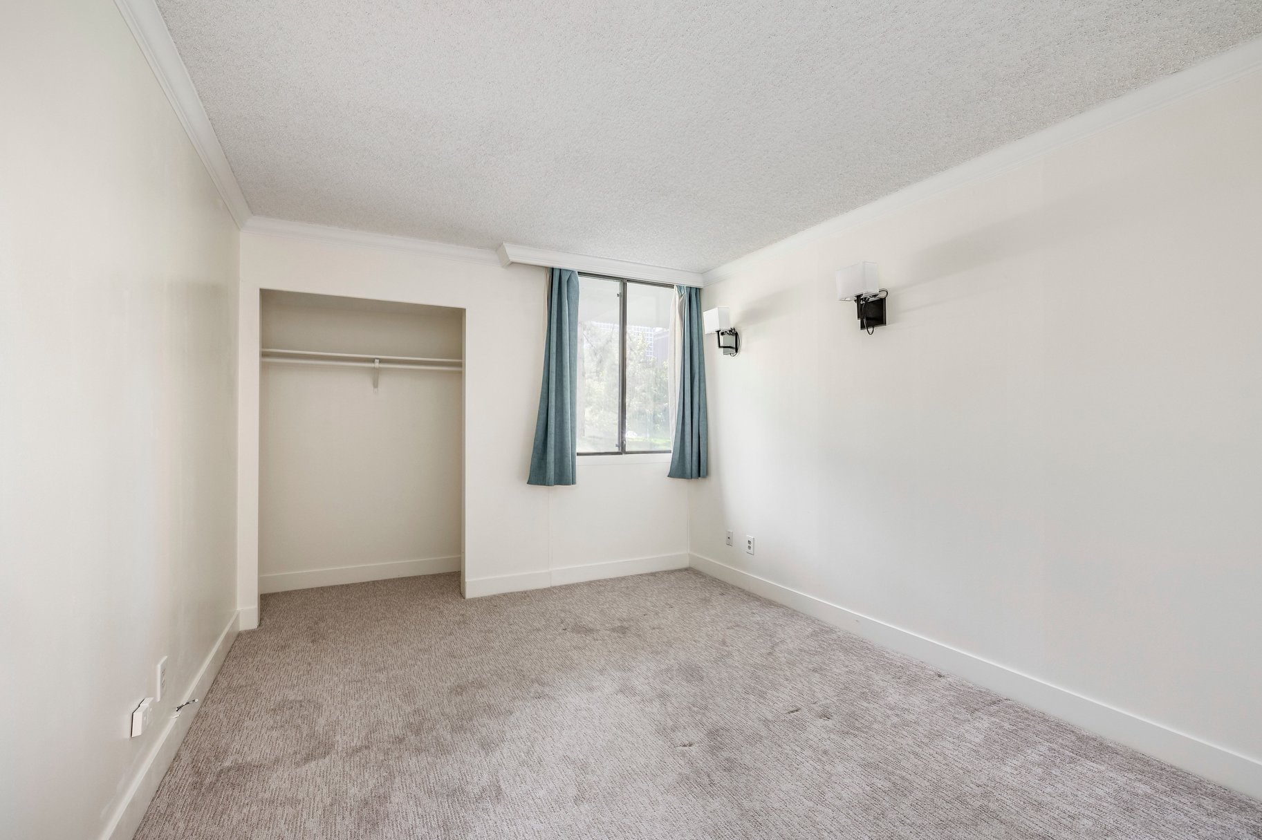 Downtown Main-Level Condo with Prime Location & Private Patio - 物件實景
