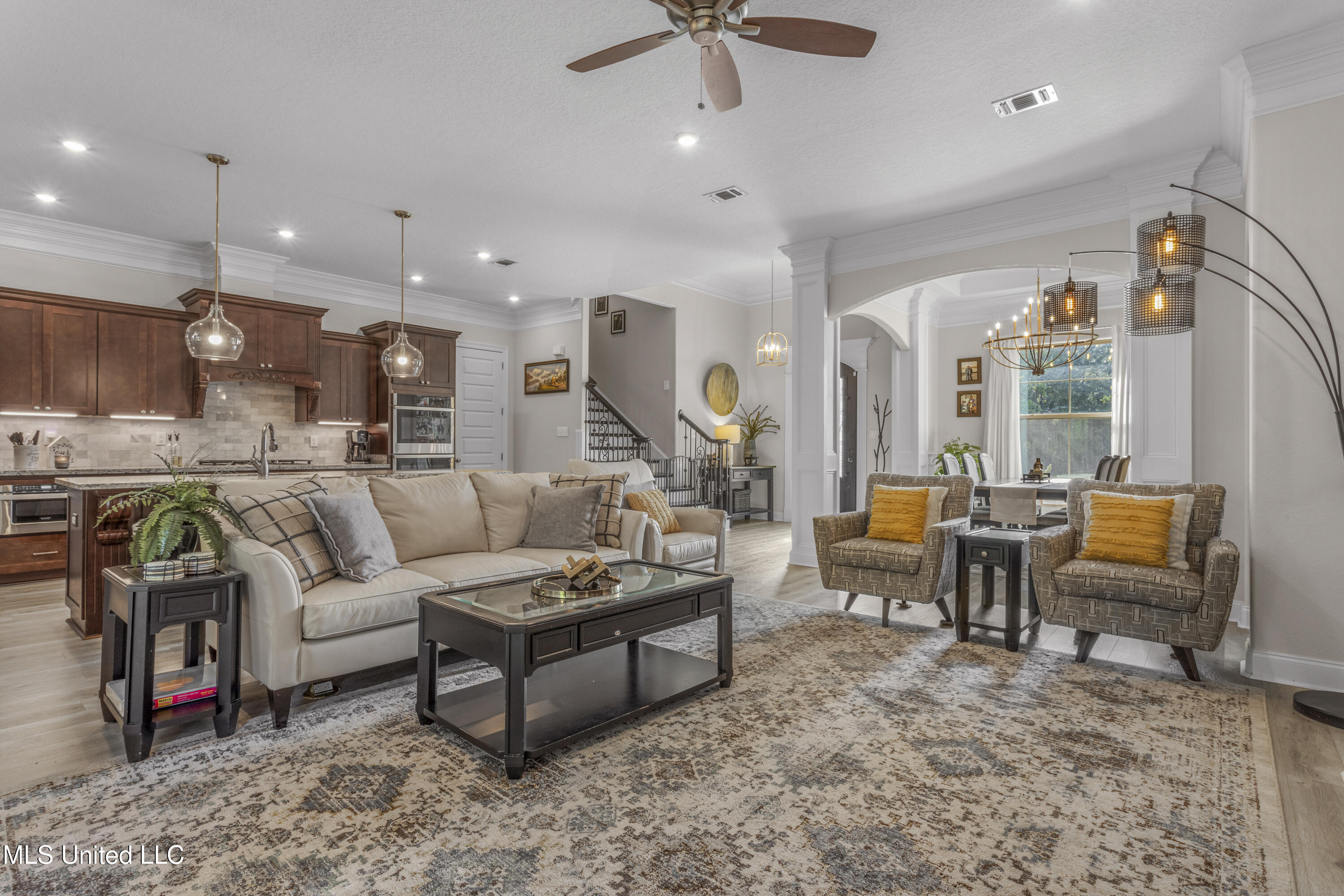 Ocean Springs, Mississippi, 39564, United States, 5 Bedrooms Bedrooms, ,3 BathroomsBathrooms,Residential,For Sale,1805037