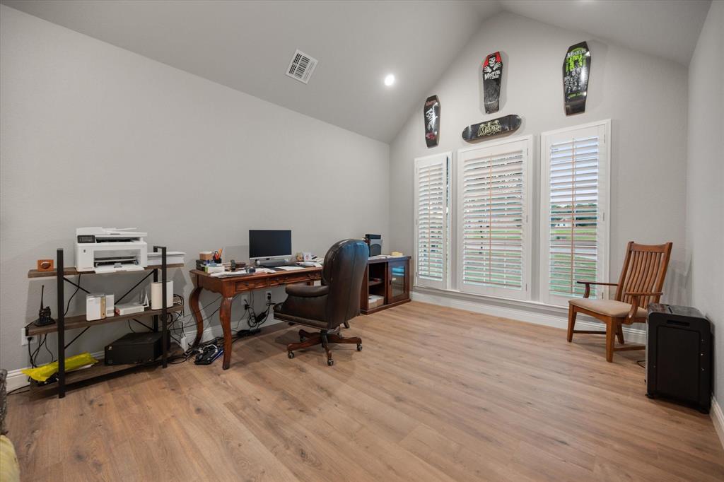 Weatherford, Texas, 76087, United States, 4 Bedrooms Bedrooms, ,4 BathroomsBathrooms,Residential,For Sale,1944722