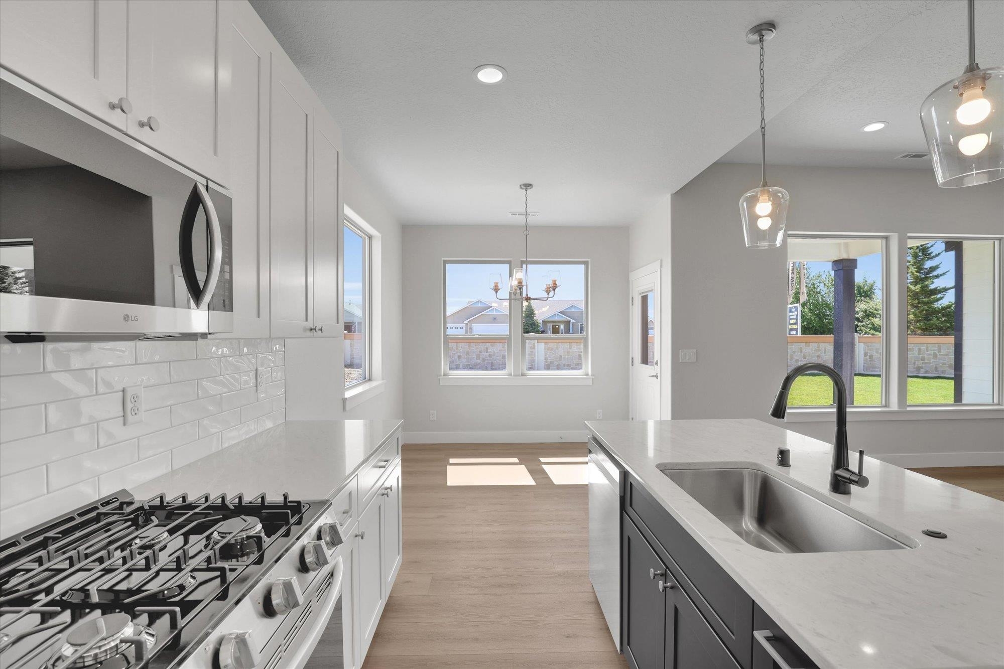 Deer Park, Washington, 99006, United States, 3 Bedrooms Bedrooms, ,2 BathroomsBathrooms,Residential,For Sale,1963101