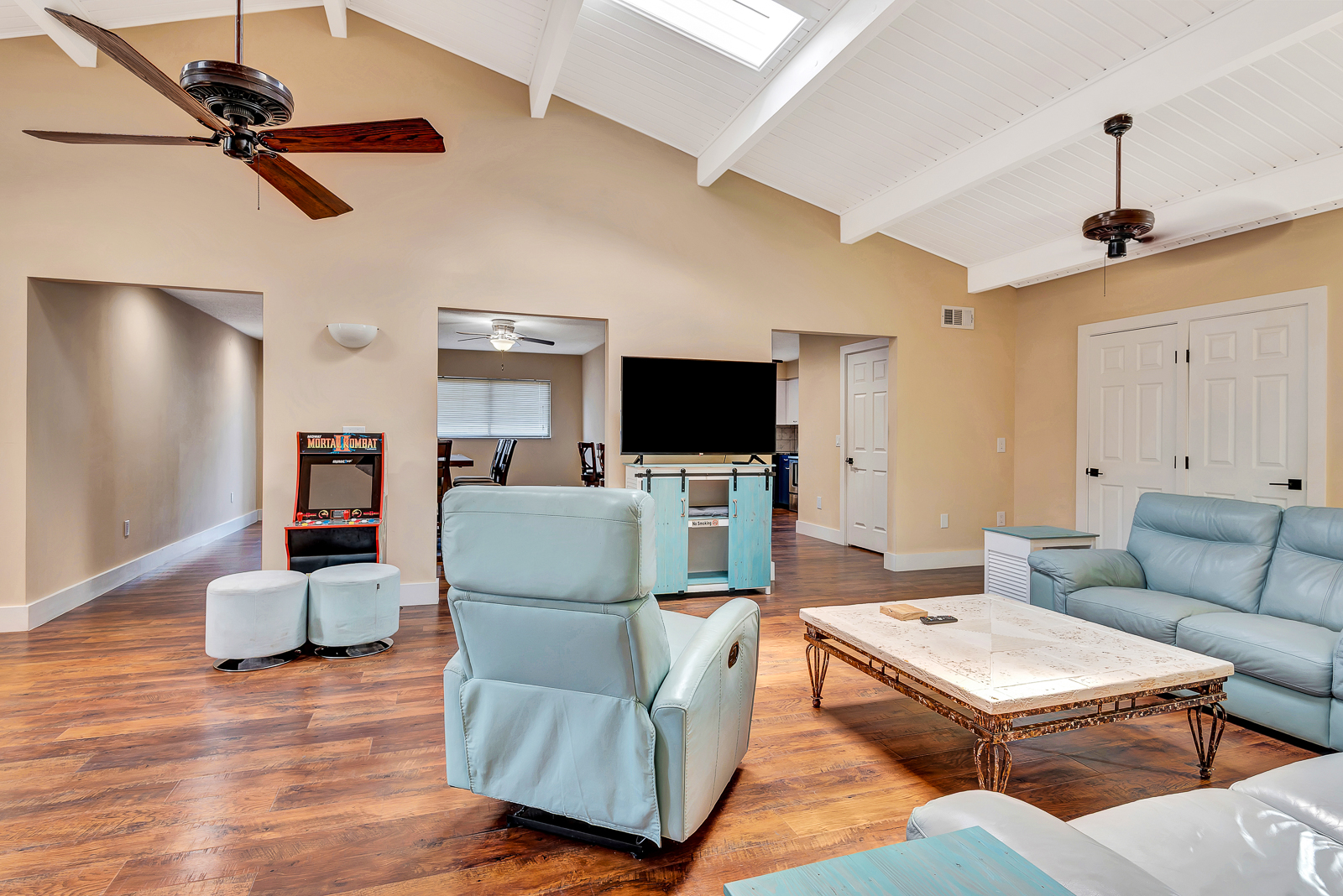 Sarasota, Florida, 34231, United States, 4 Bedrooms Bedrooms, ,2 BathroomsBathrooms,Residential,For Sale,1981224