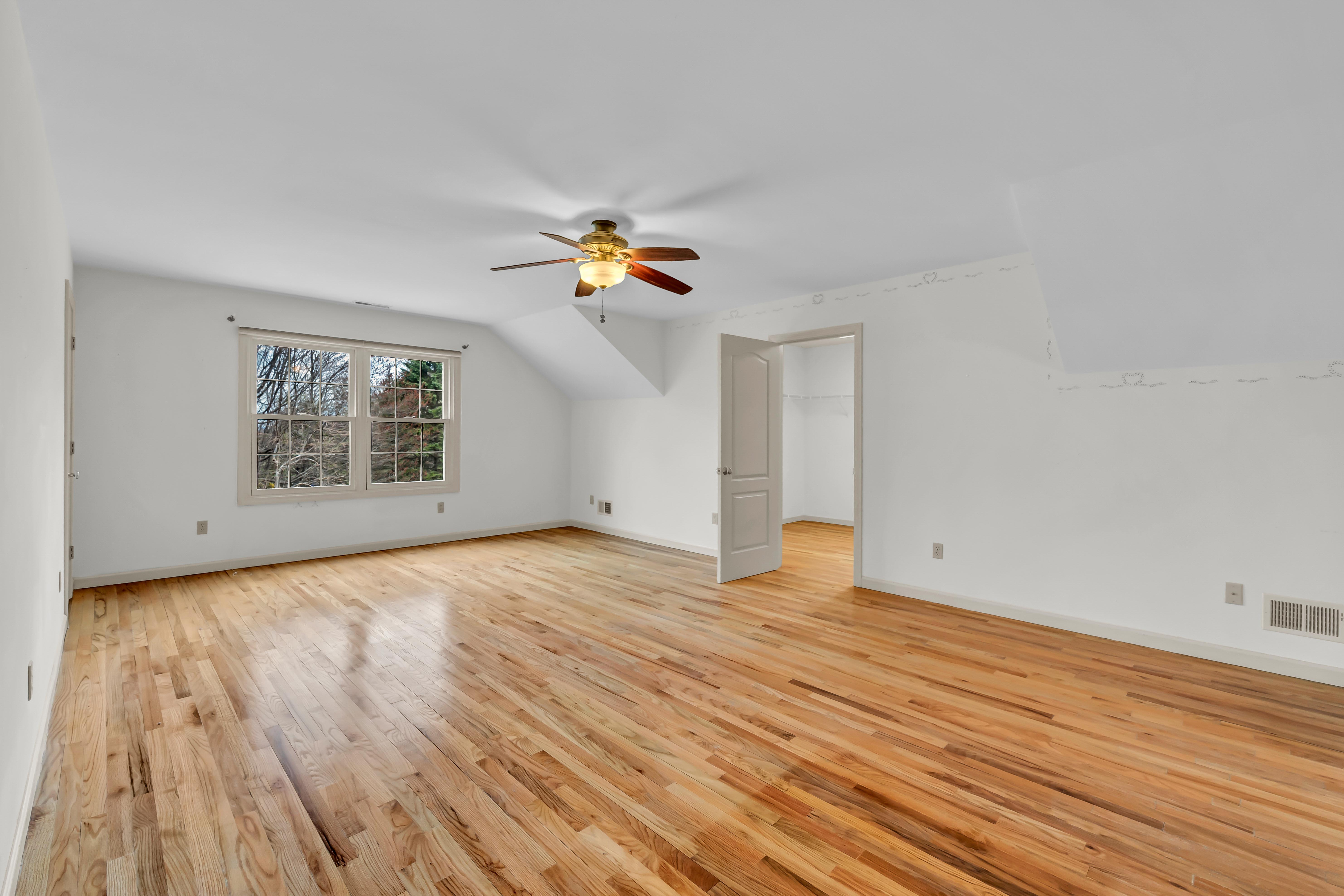  Majestic Custom Colonial - 物件實景