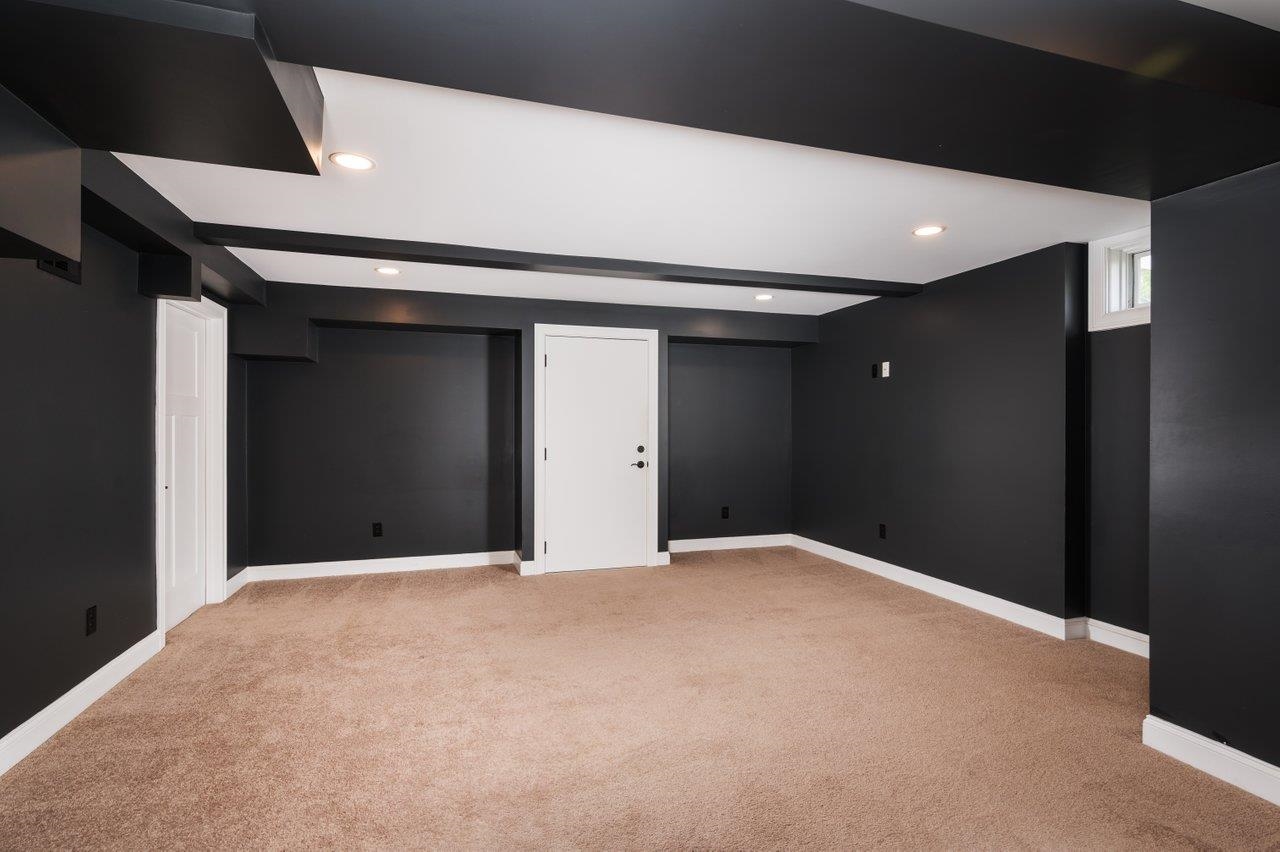 Weare, New Hampshire, 03281, United States, 4 Bedrooms Bedrooms, ,4 BathroomsBathrooms,Residential,For Sale,1908360