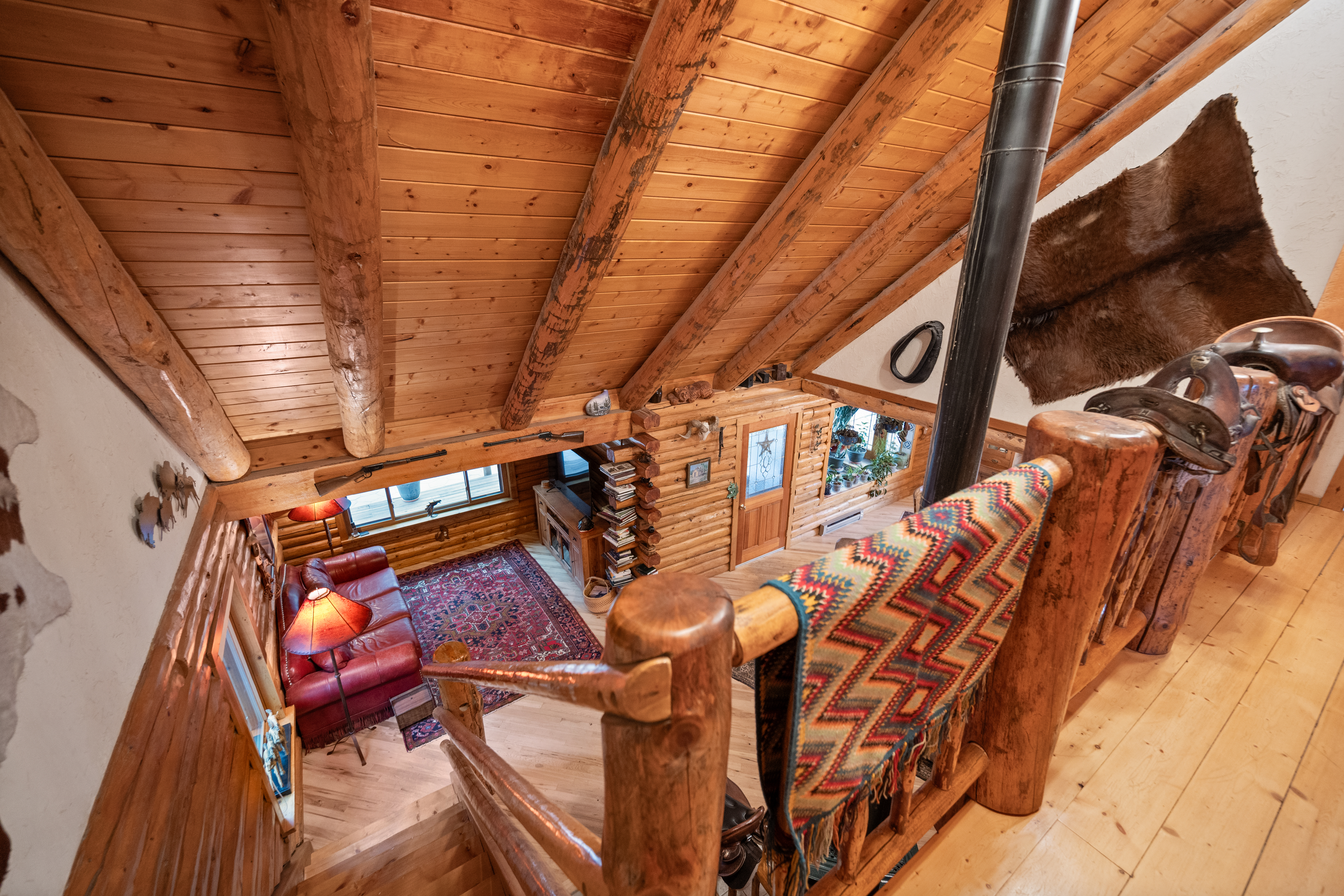 Chatfield Reservoir Log Home on Horse-Friendly 5 Acres with Wrap-Around Decks - 物件實景