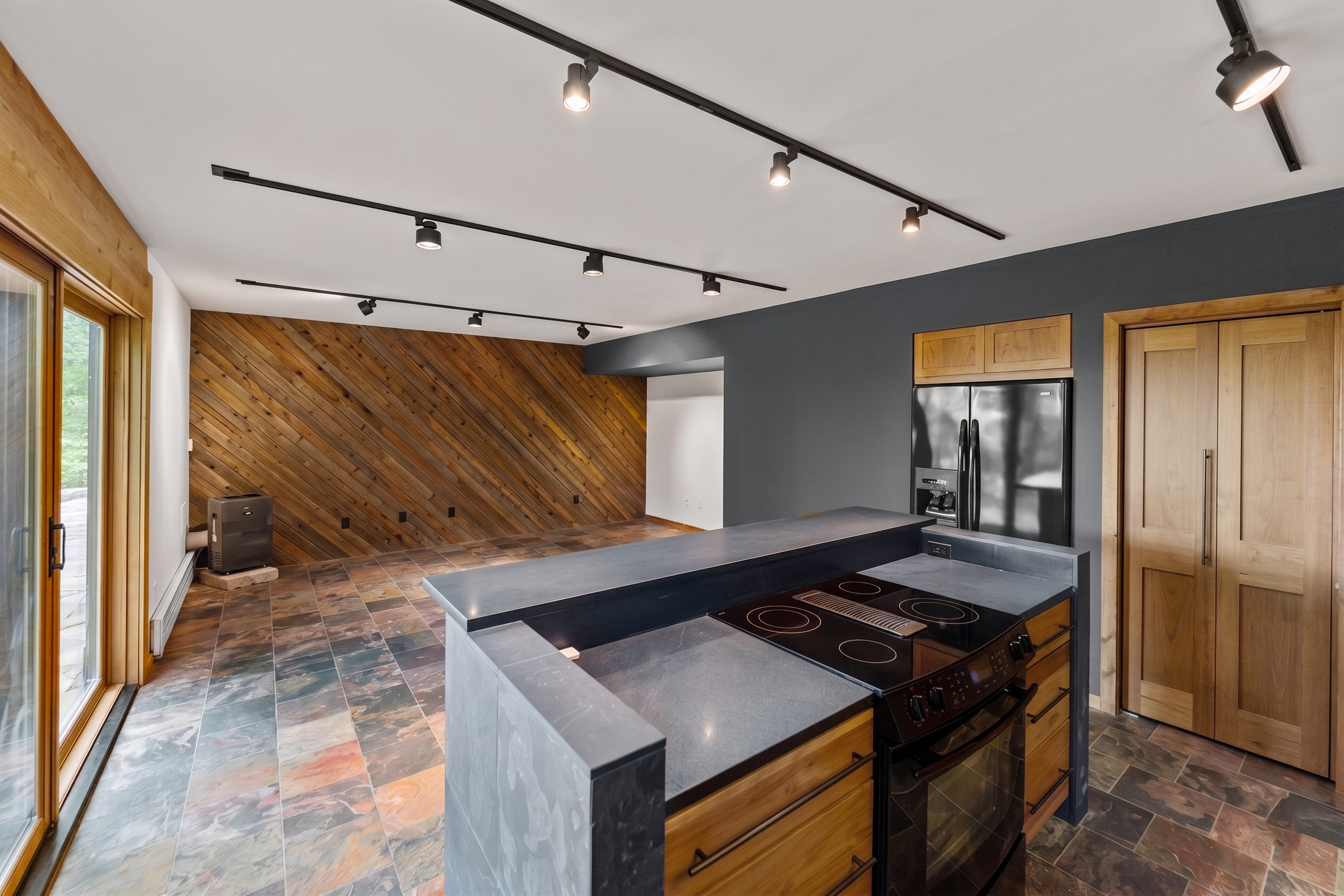  Striking Custom Home Set on 3.49 Private Acres in Wildwood - 物件實景