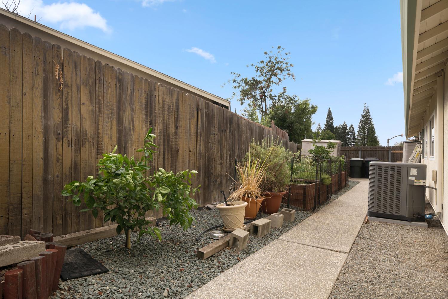 Orangevale, California, 95662, United States, 4 Bedrooms Bedrooms, ,2 BathroomsBathrooms,Residential,For Sale,1989323