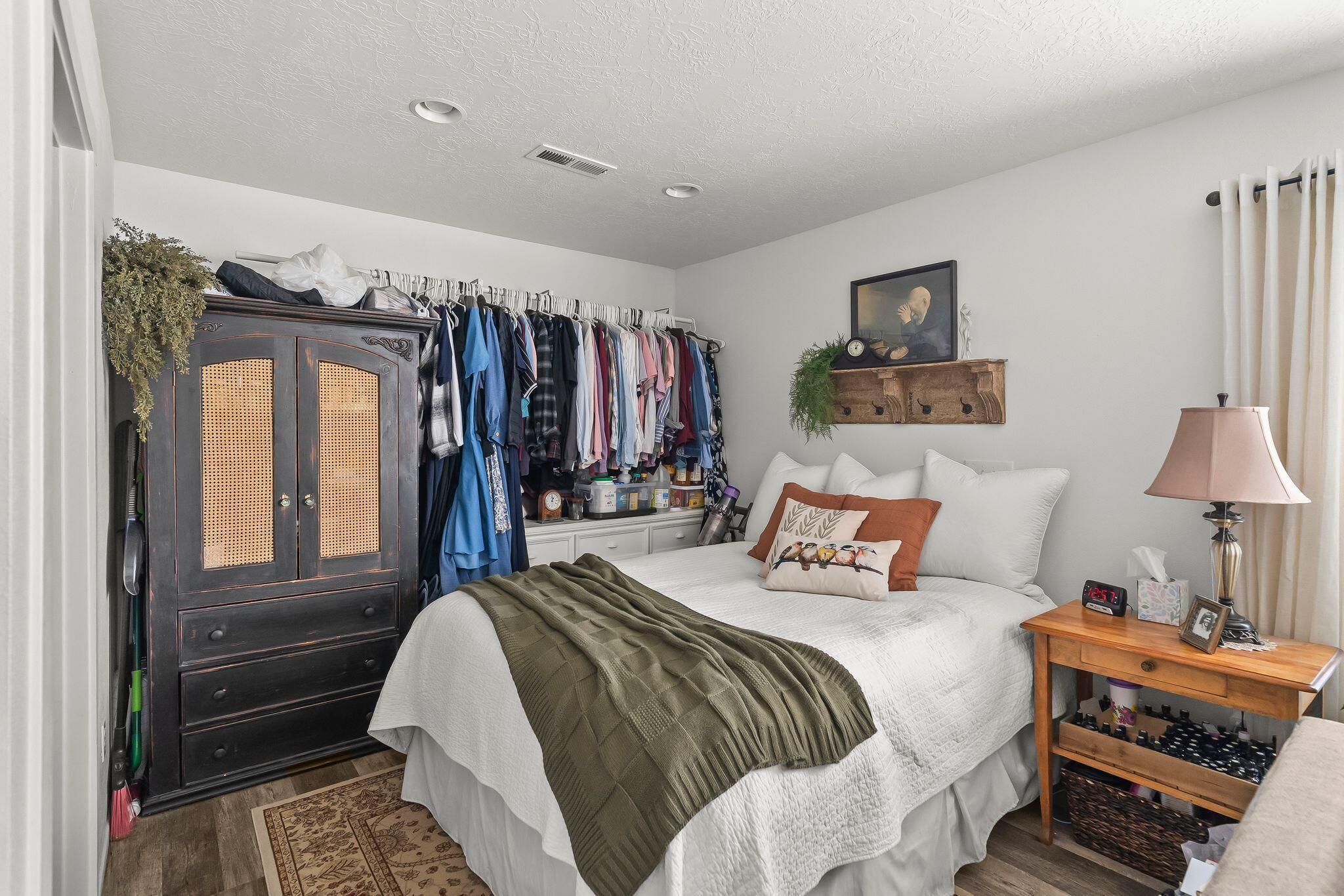 St George, Utah, 84770, United States, 6 Bedrooms Bedrooms, ,3 BathroomsBathrooms,Residential,For Sale,2005357