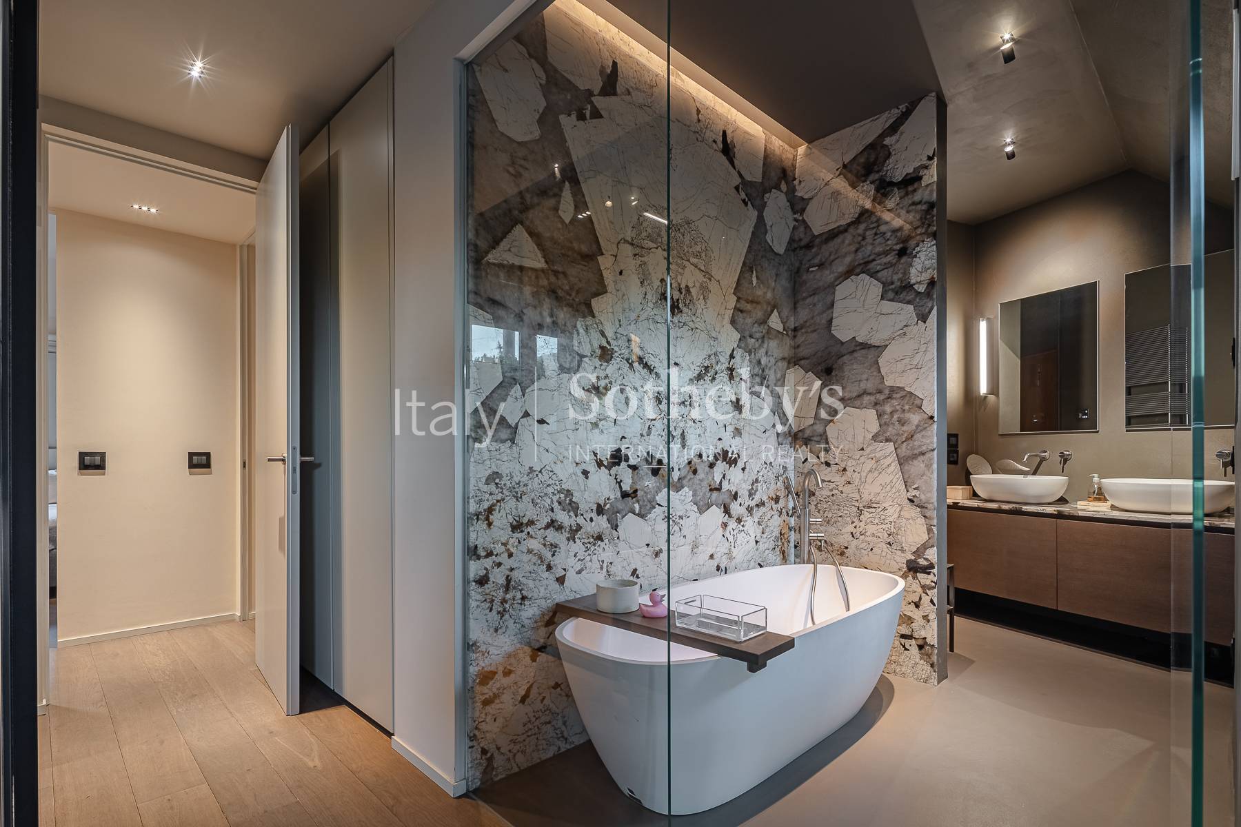  Furnished penthouse with terrace and pool in Brera district - 物件實景