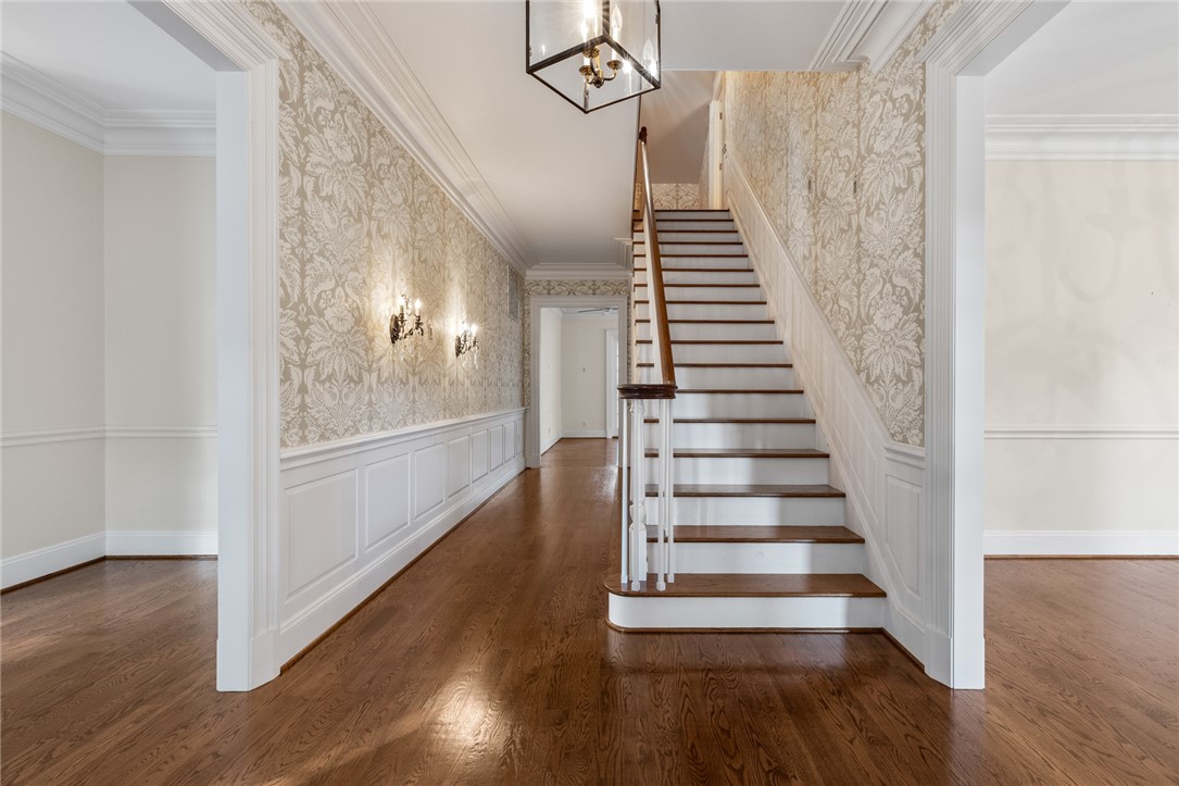 Harrison, Arkansas, 72601, United States, 4 Bedrooms Bedrooms, ,5 BathroomsBathrooms,Residential,For Sale,1989365