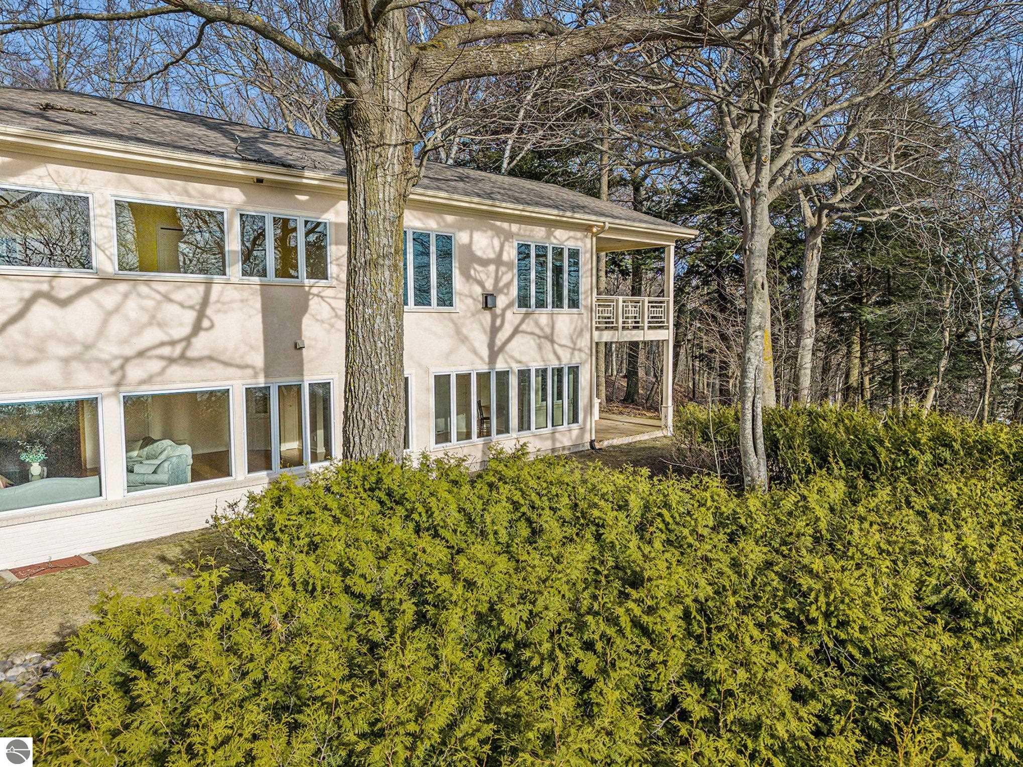 Frankfort, Michigan, 49635-9746, United States, 7 Bedrooms Bedrooms, ,5 BathroomsBathrooms,Residential,For Sale,1975140