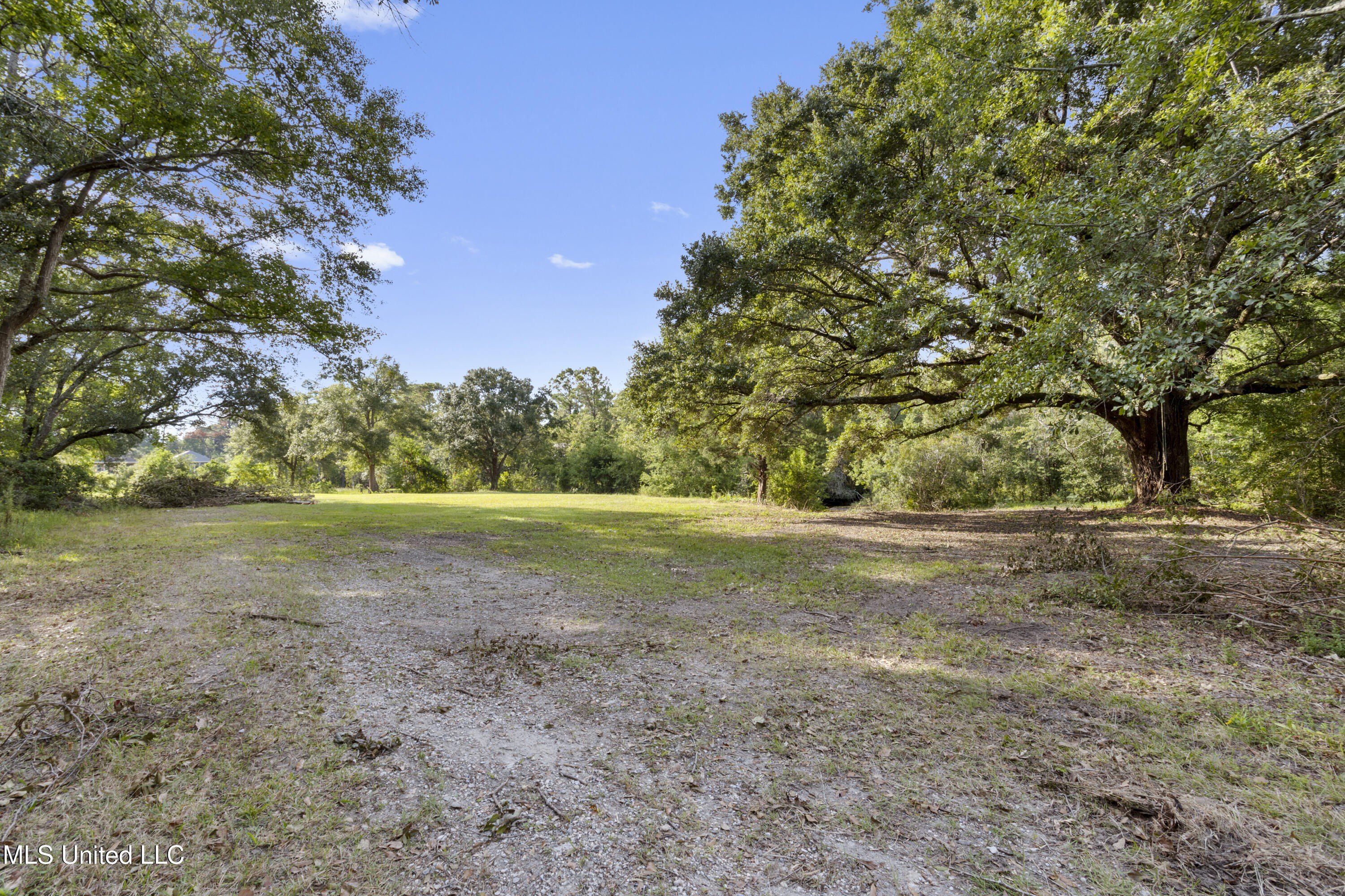 Biloxi, Mississippi, 39532, United States, 3 Bedrooms Bedrooms, ,2 BathroomsBathrooms,Residential,For Sale,1977192
