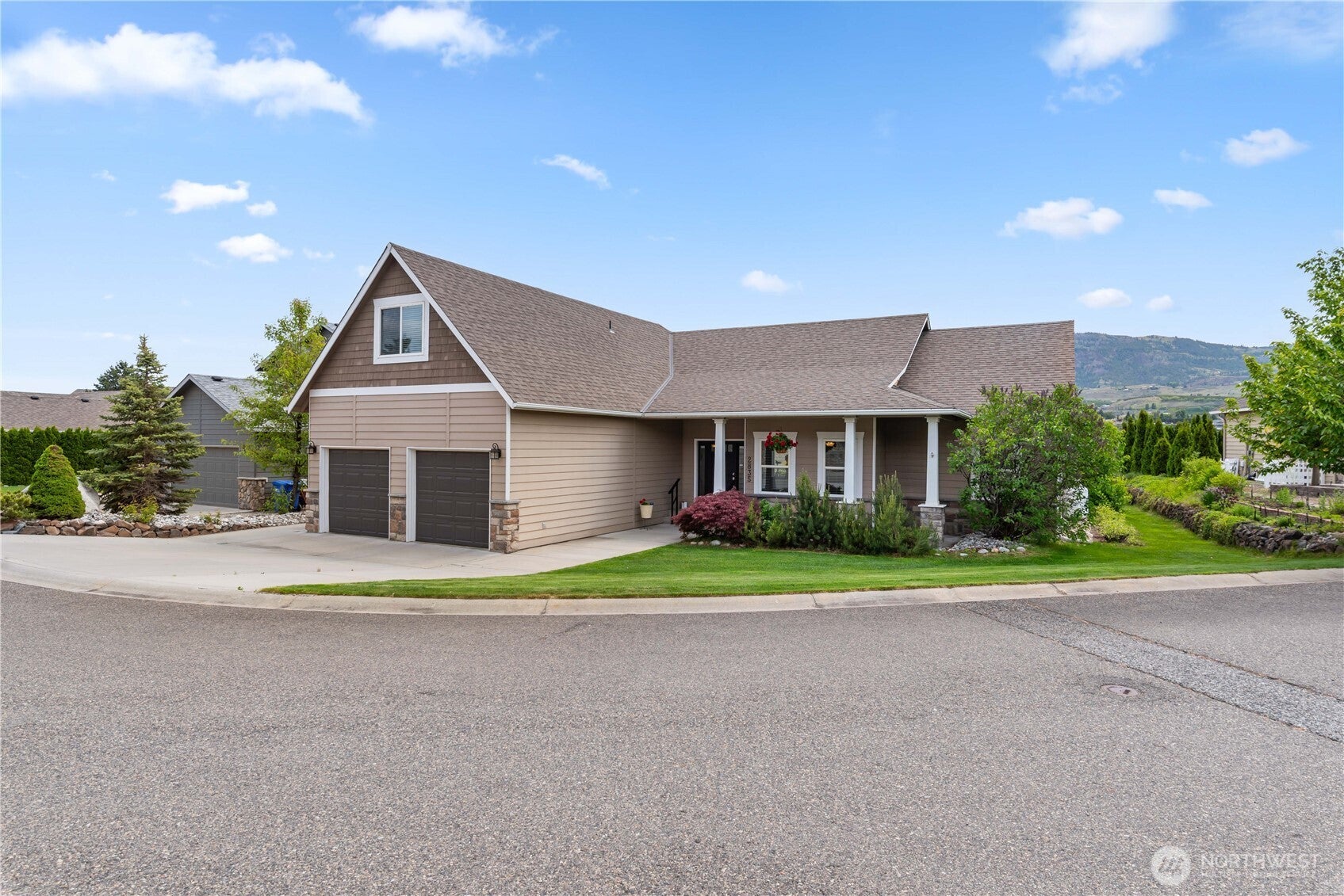East Wenatchee, Washington, 98802, United States, 3 Bedrooms Bedrooms, ,1 BathroomBathrooms,Residential,For Sale,1818032